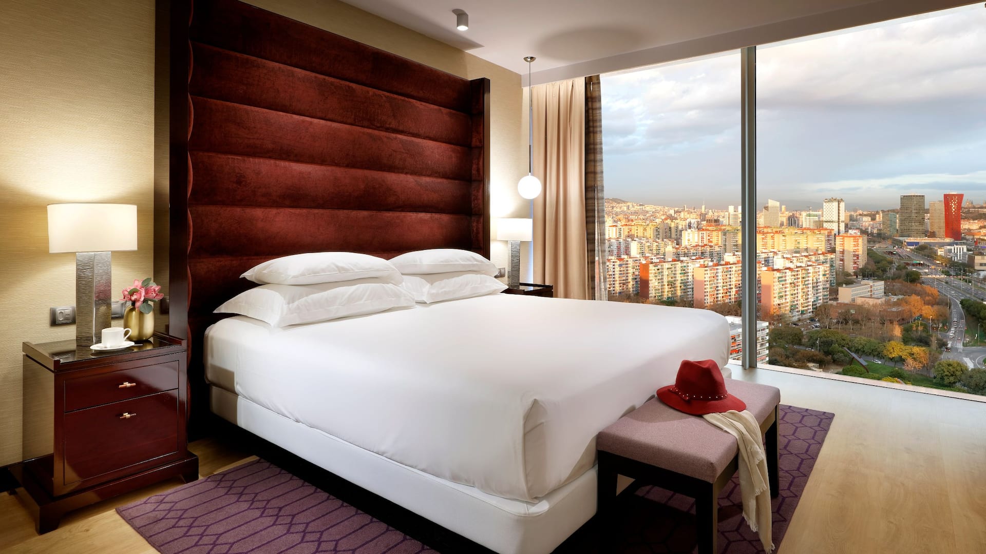 2 de 7 Hyatt Regency Barcelona Tower Executive Suite King