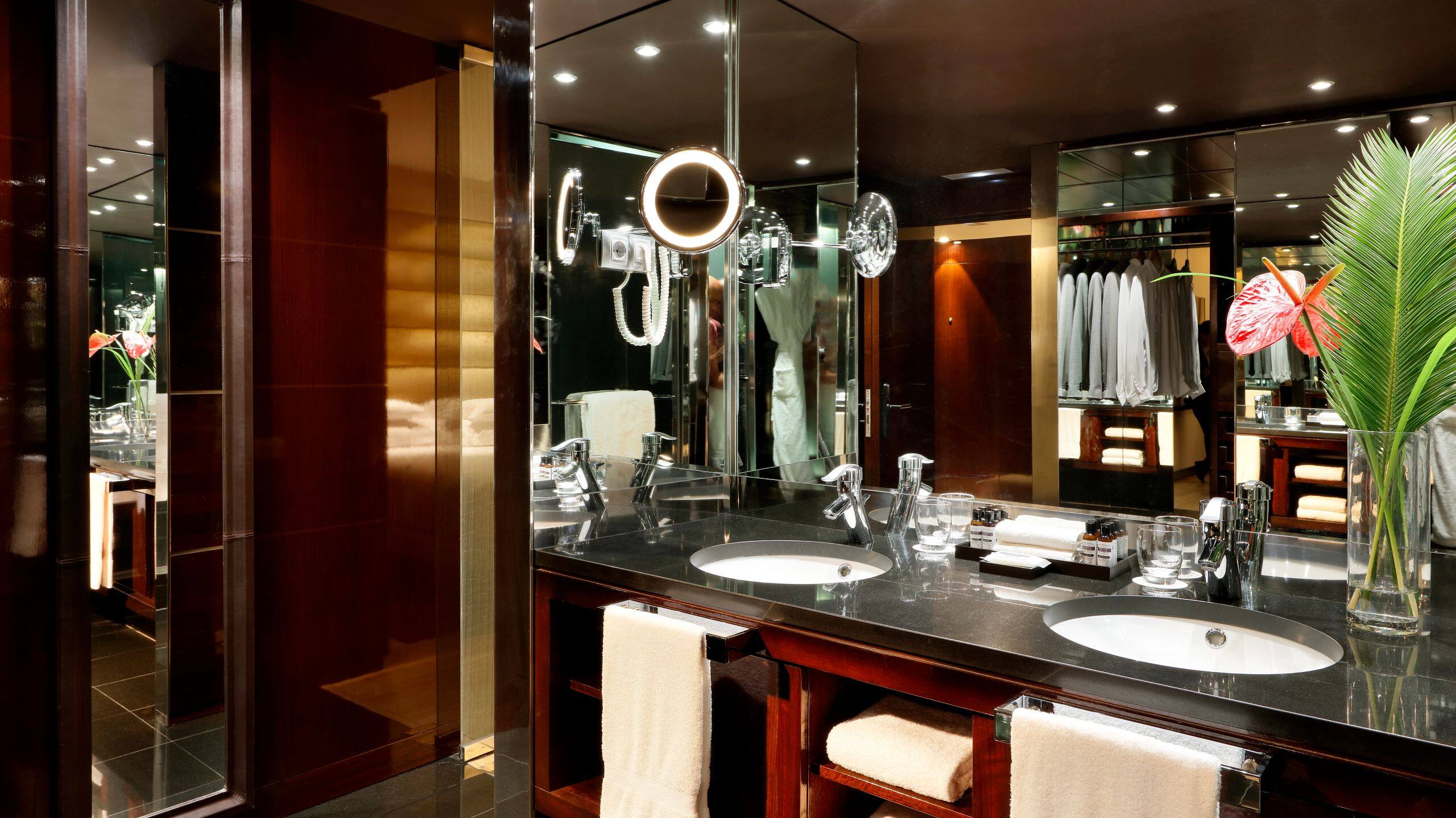 バルセロナ空港と市内中心部の間にご用意した広々とした客室とスイート。