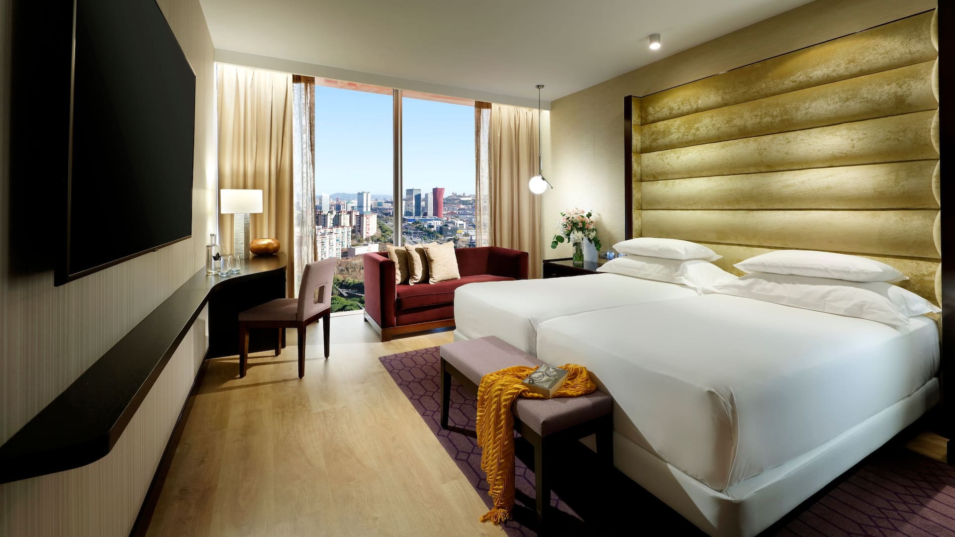 1 de 5 Hyatt Regency Barcelona Tower Twin Guestroom City View