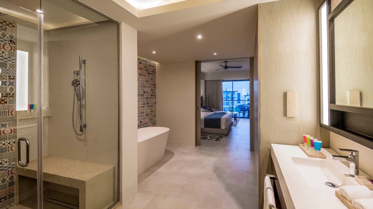 Ocean View One Bedroom Suite Bathroom