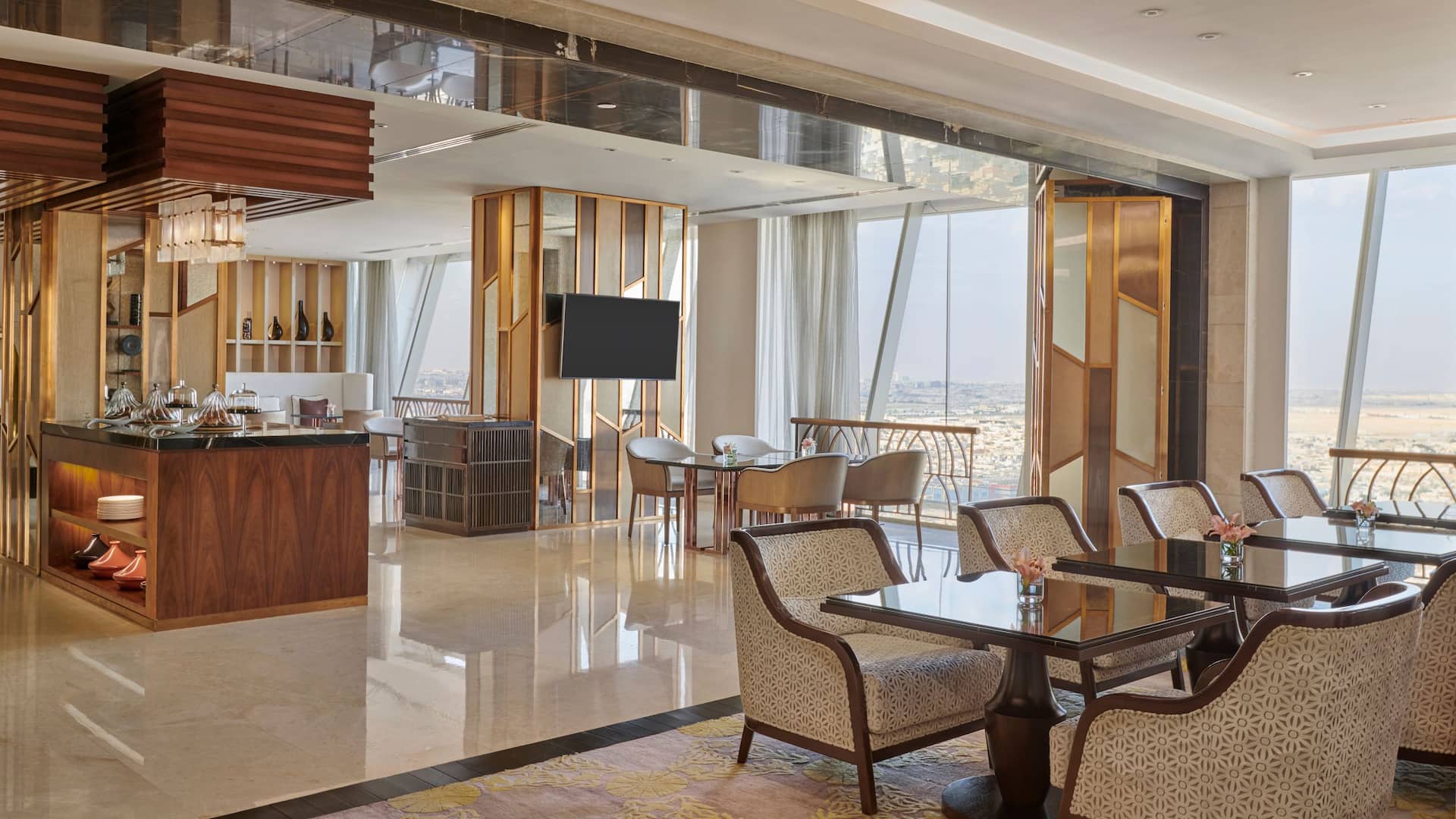 2 من 10 Hyatt Regency Riyadh Olaya Regency Club Lounge