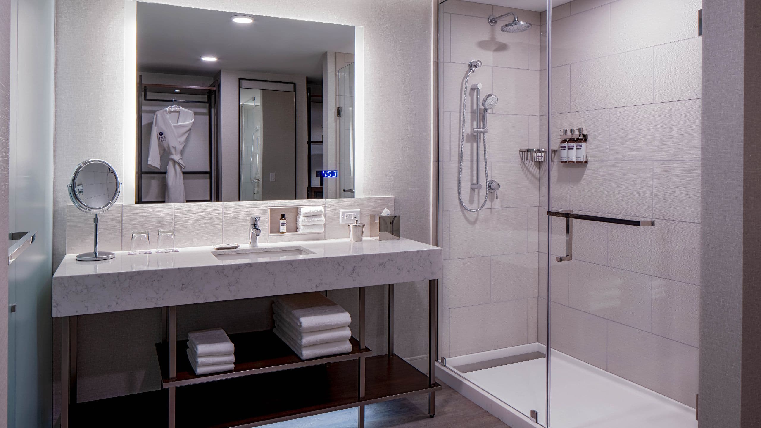 Hyatt Regency Portland at the Oregon Convention Center Suite Bath