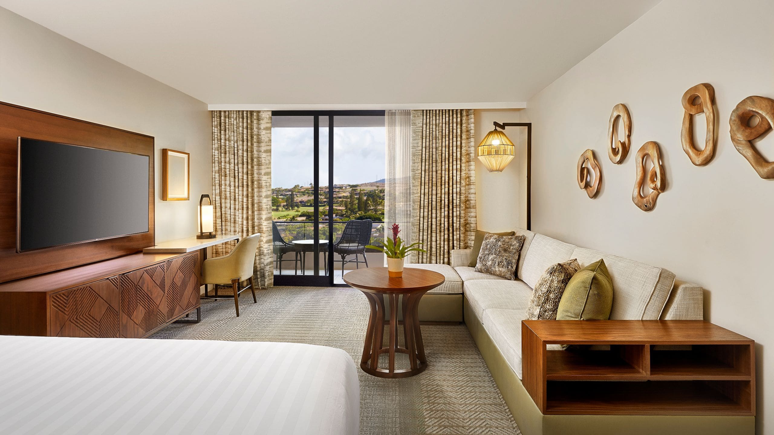 Hotel room with king bed near Haleakala National Park