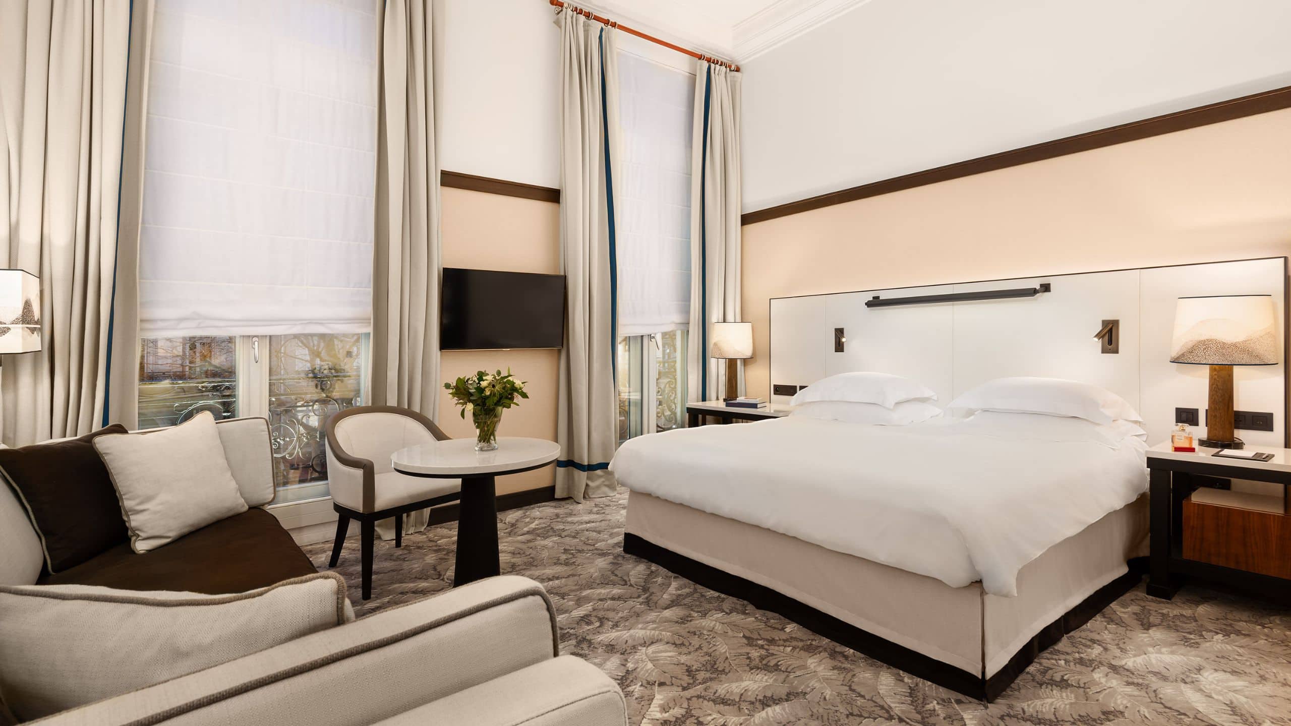 Hyatt Paris Madeleine Premium King Guestroom