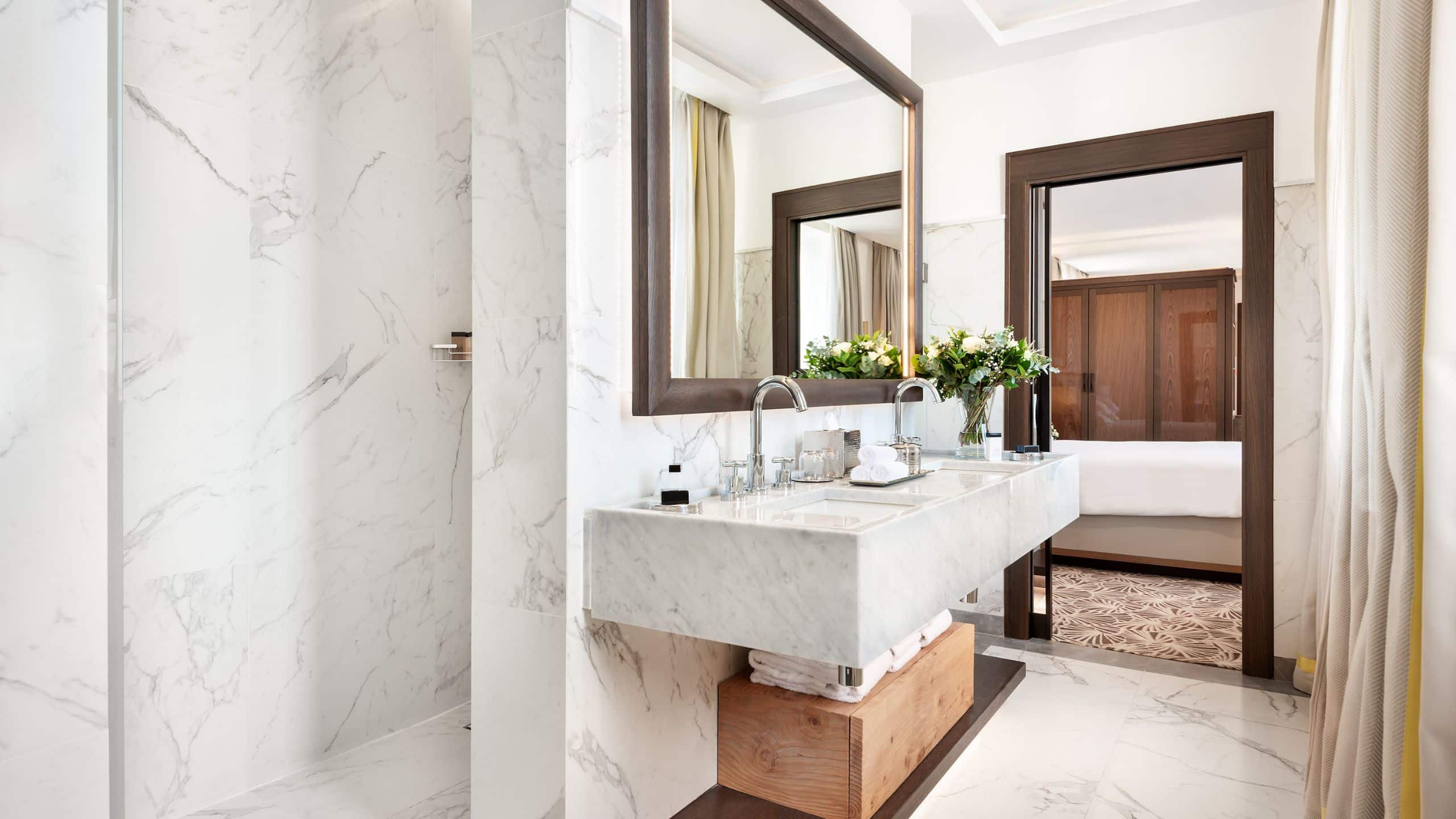 Hyatt Paris Madeleine Suite Bathroom