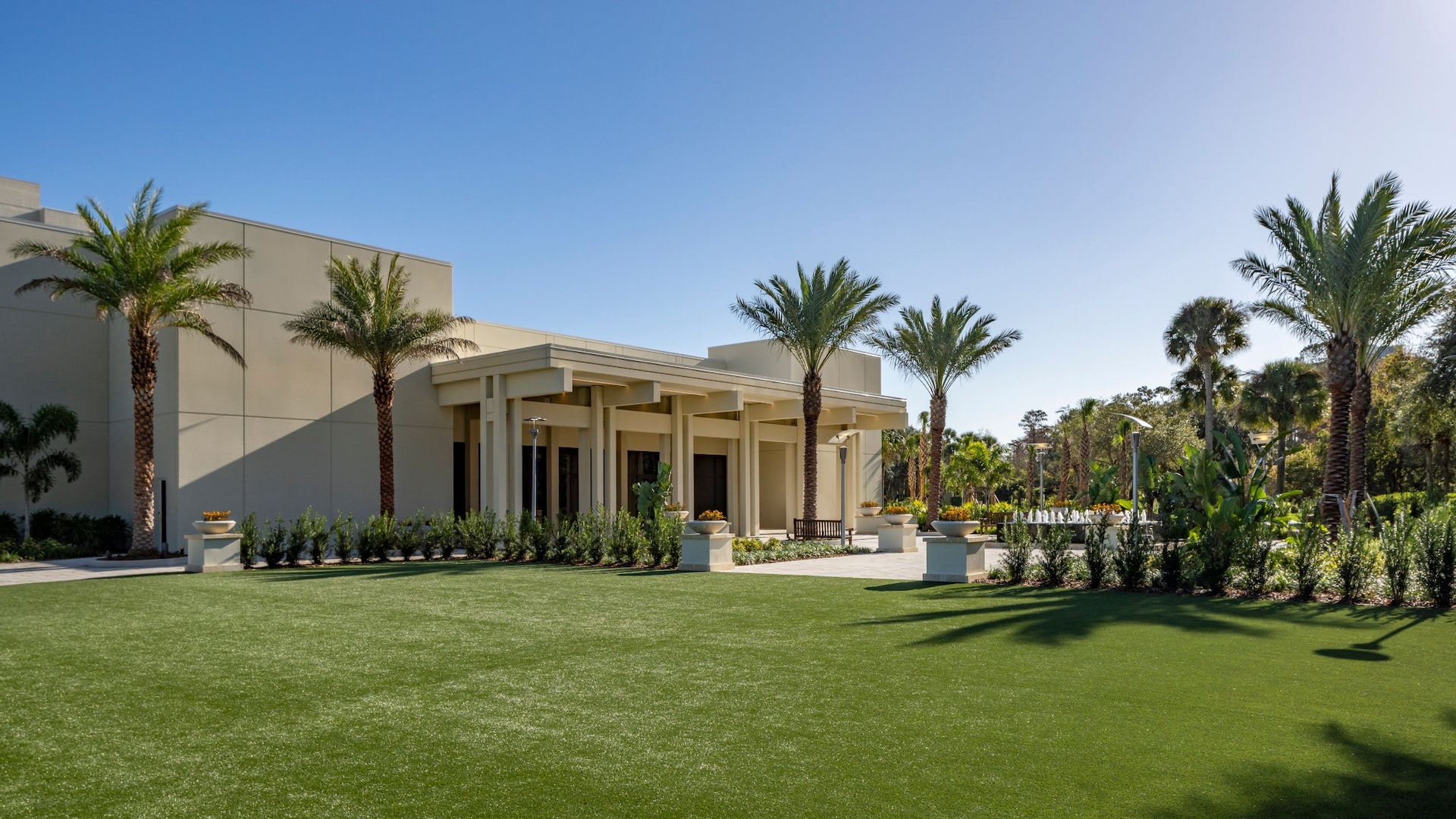 Hyatt Regency Grand Cypress Windsong Lawn