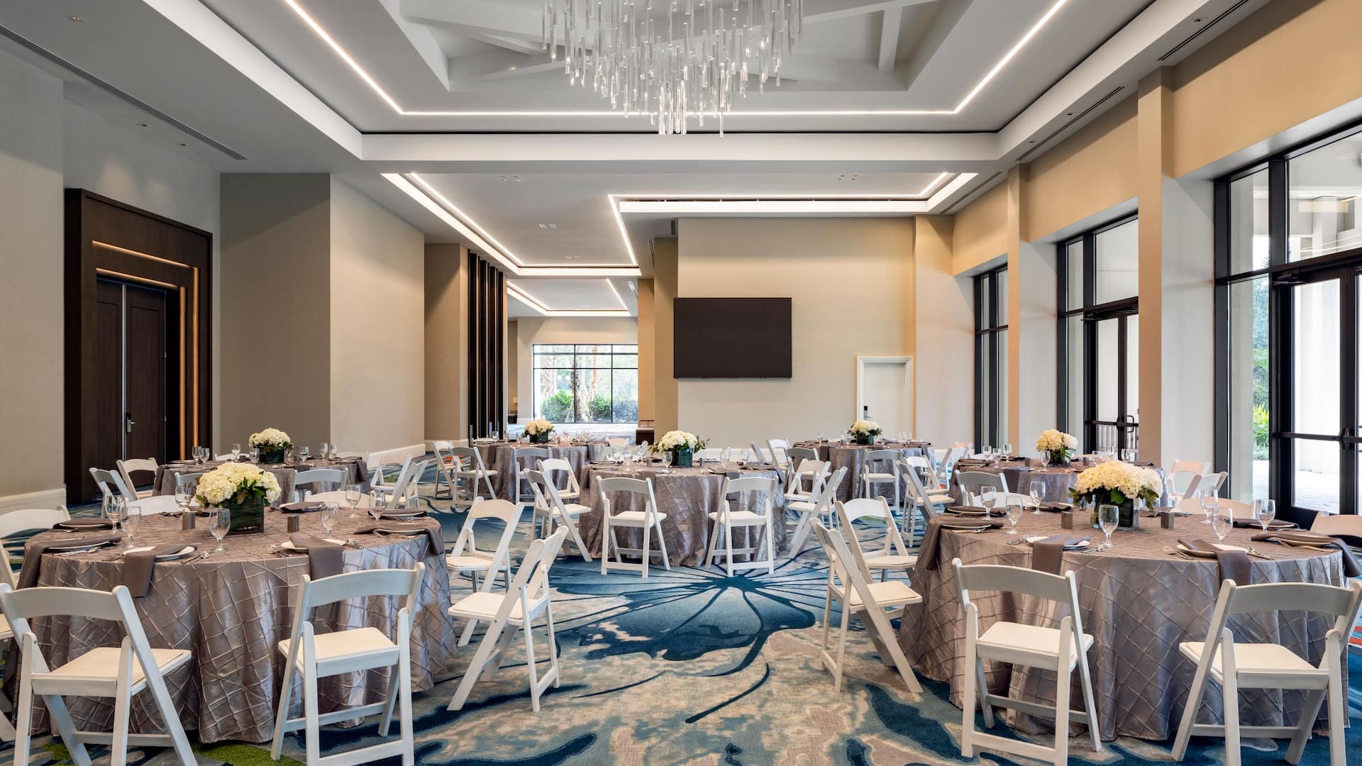 Hyatt Regency Grand Cypress Windsong Round Tables