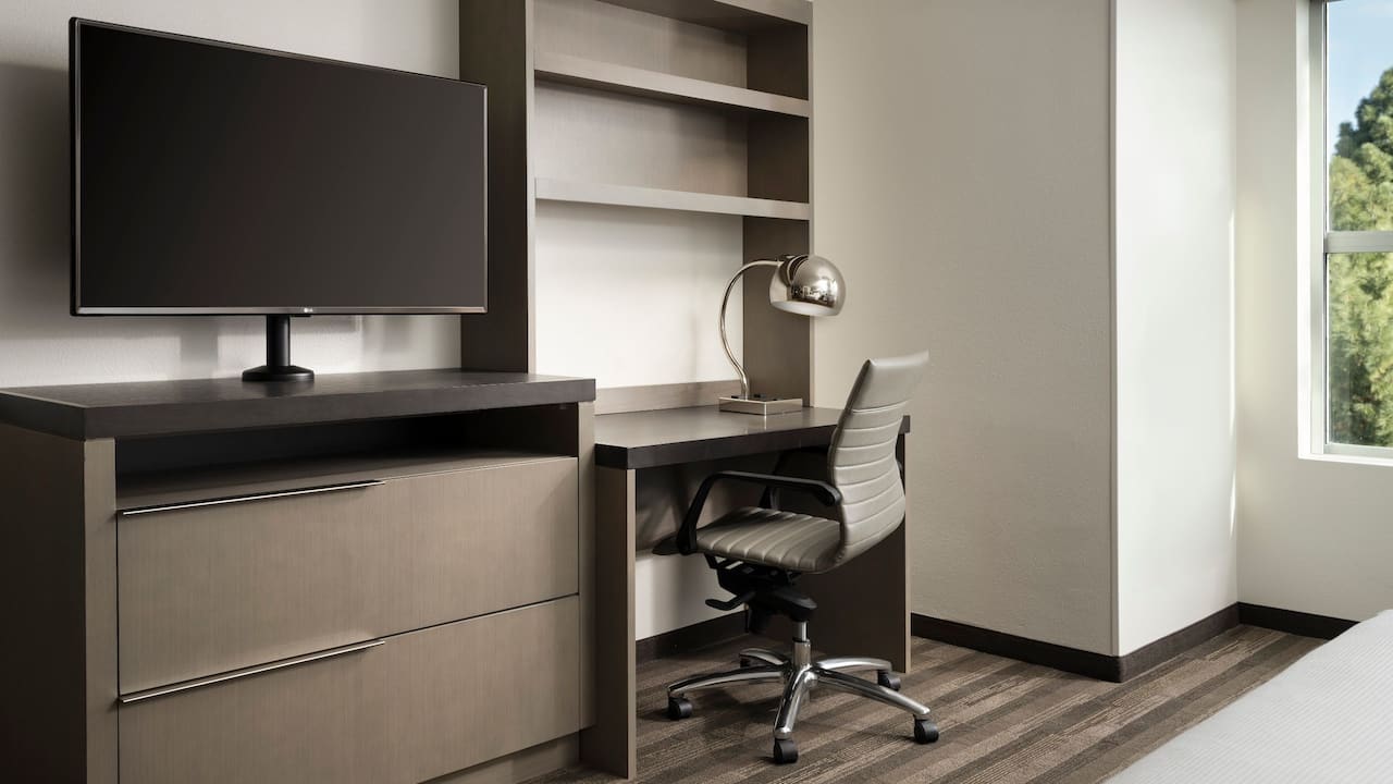 Hotel near Levi stadium with Desk in Guestrooms at Hyatt House San Jose Airport