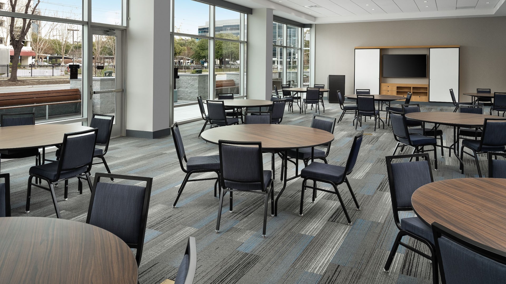 Hyatt House San Jose Airport Rounds Gathering Room