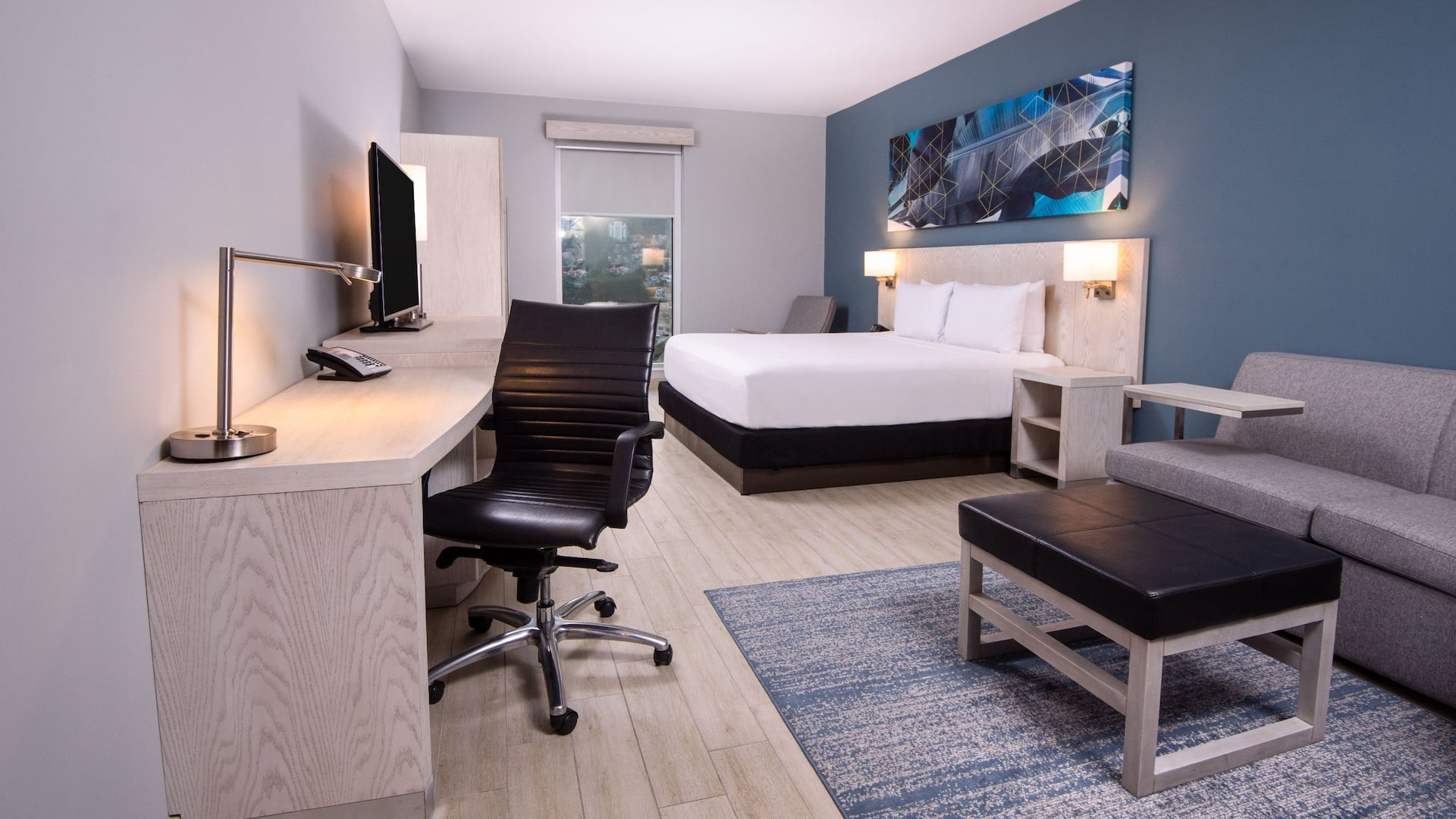 Hyatt Place San Pedro Sula King Bedroom Entrance
