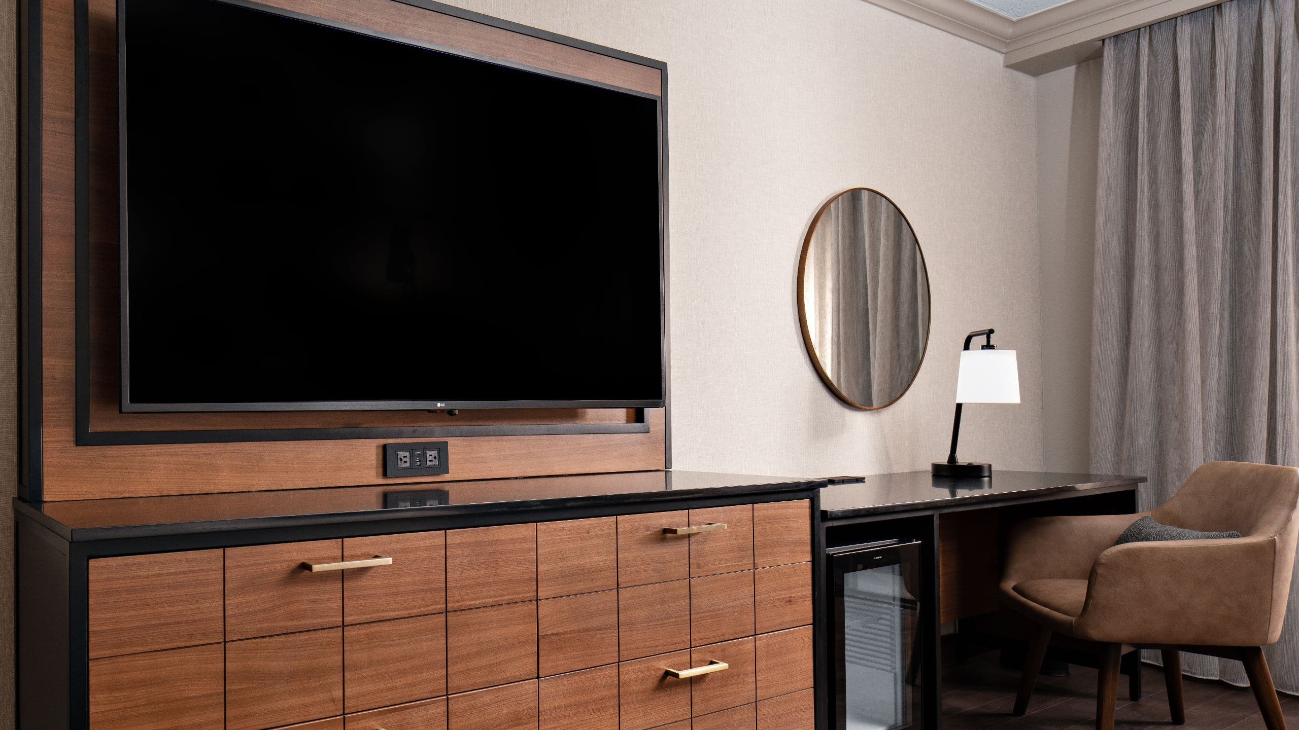 Hyatt Regency Westlake Guestroom Desk