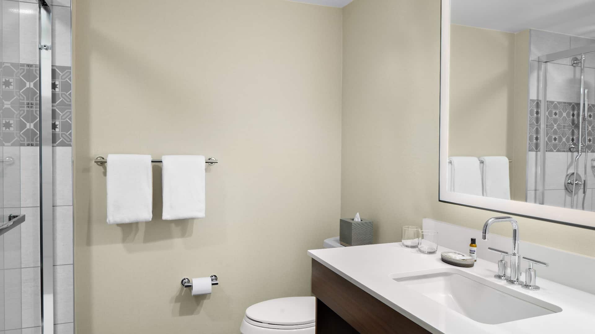第 4，共 5 Hyatt Regency Westlake Bathroom Shower