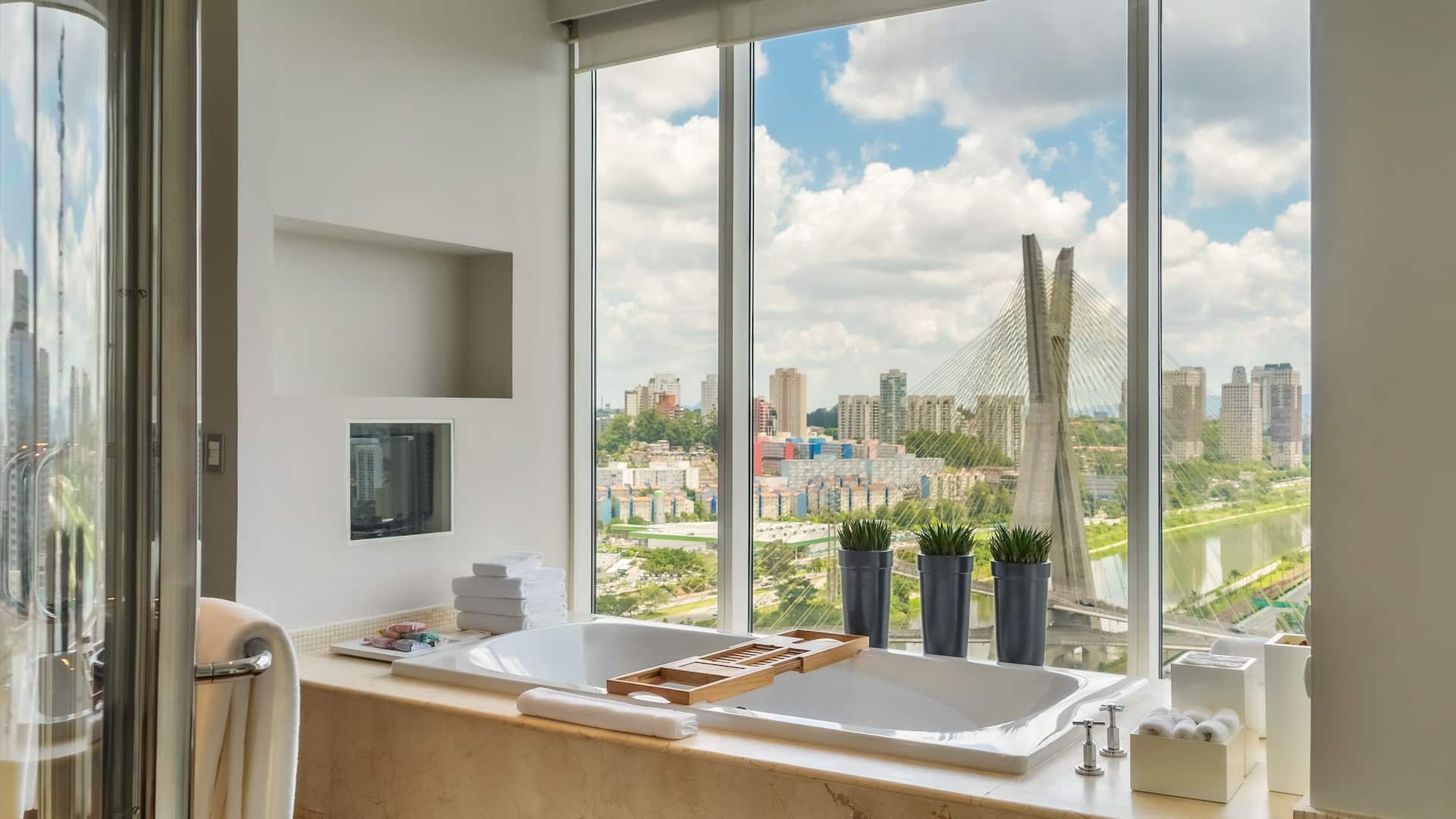 8 de 10 Grand Hyatt São Paulo Presidential Suite Bathroom