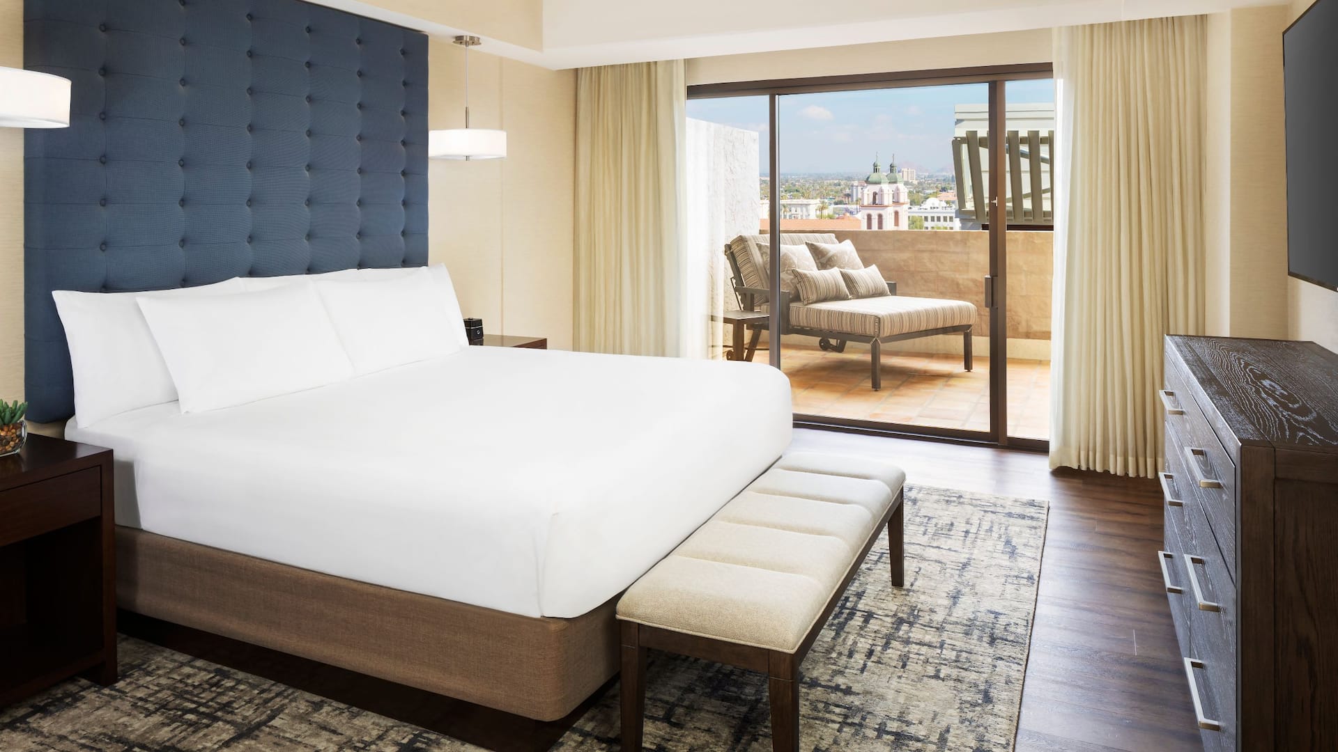Hyatt Regency Phoenix Suite Bedroom