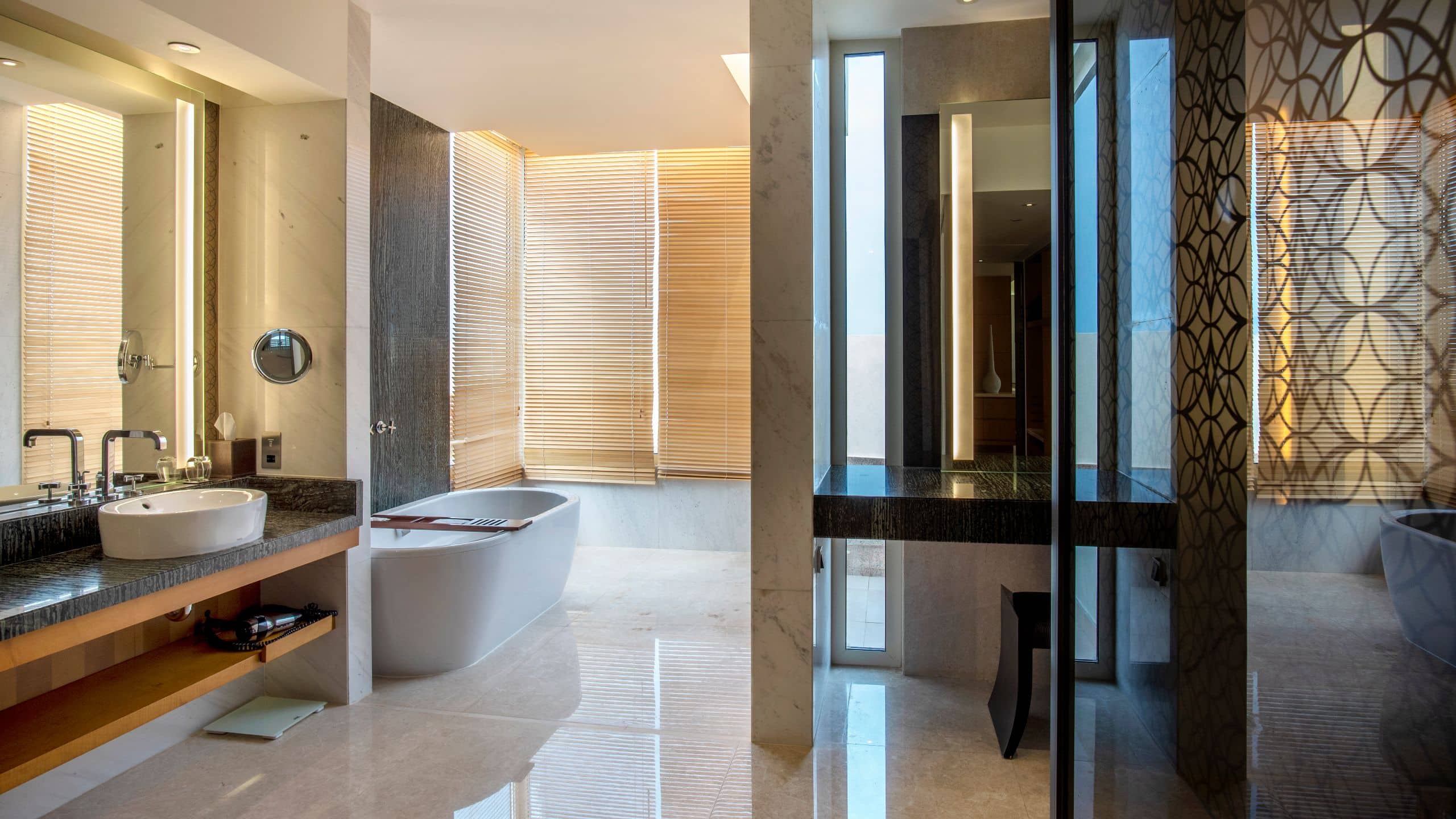 3 de 9 Park Hyatt Abu Dhabi Hotel and Villas Executive Suite Bathroom