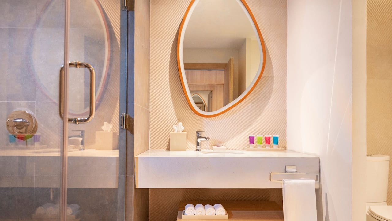 Ocean View One Bedroom Suite Bathroom