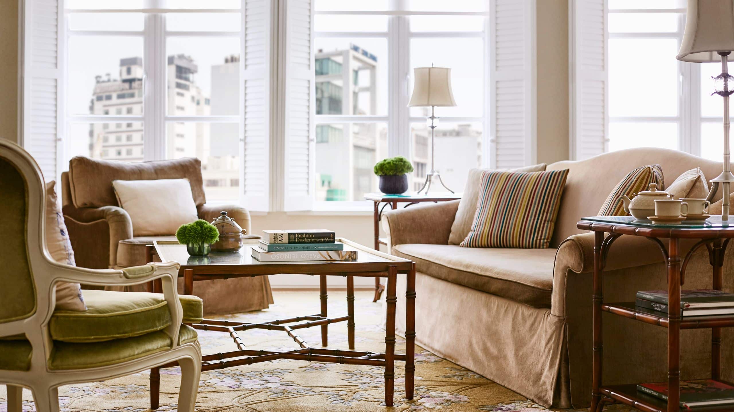 3/5 Park Hyatt Saigon Park Executive Suite Furniture