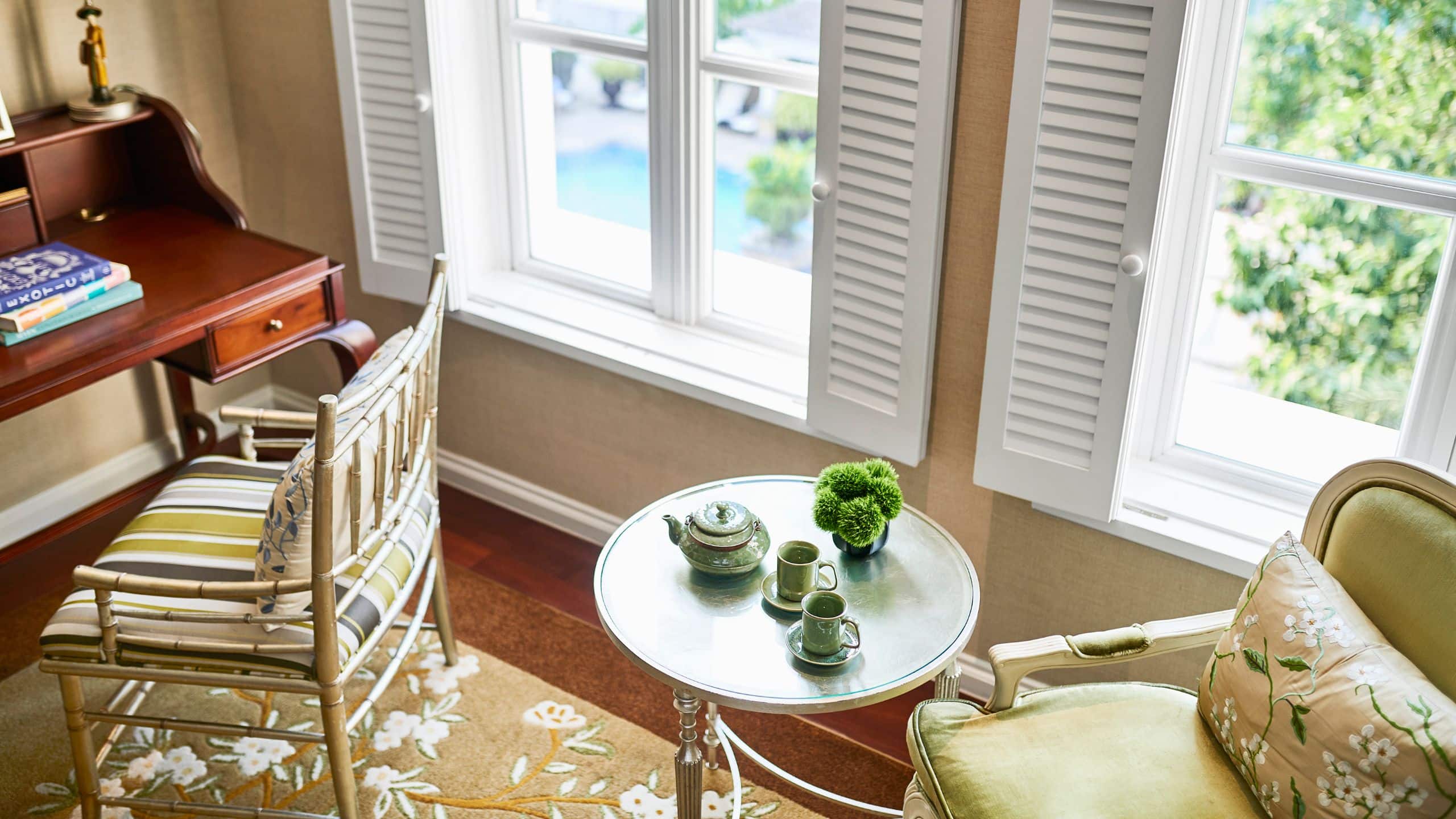 2/5 Park Hyatt Saigon Park Room Tea and Flower