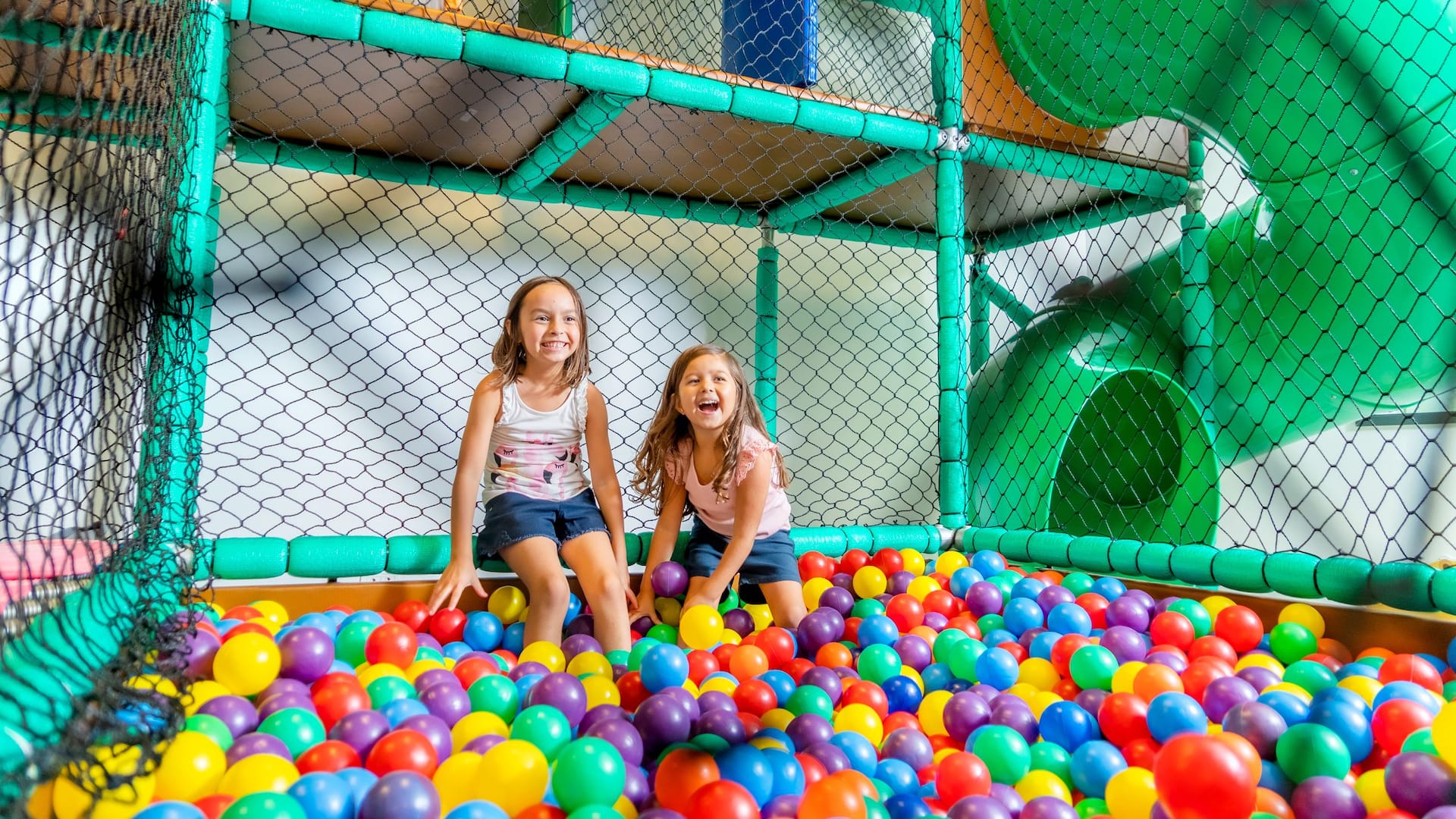 Grand Hyatt Rio de Janeiro Friends At Kids Club