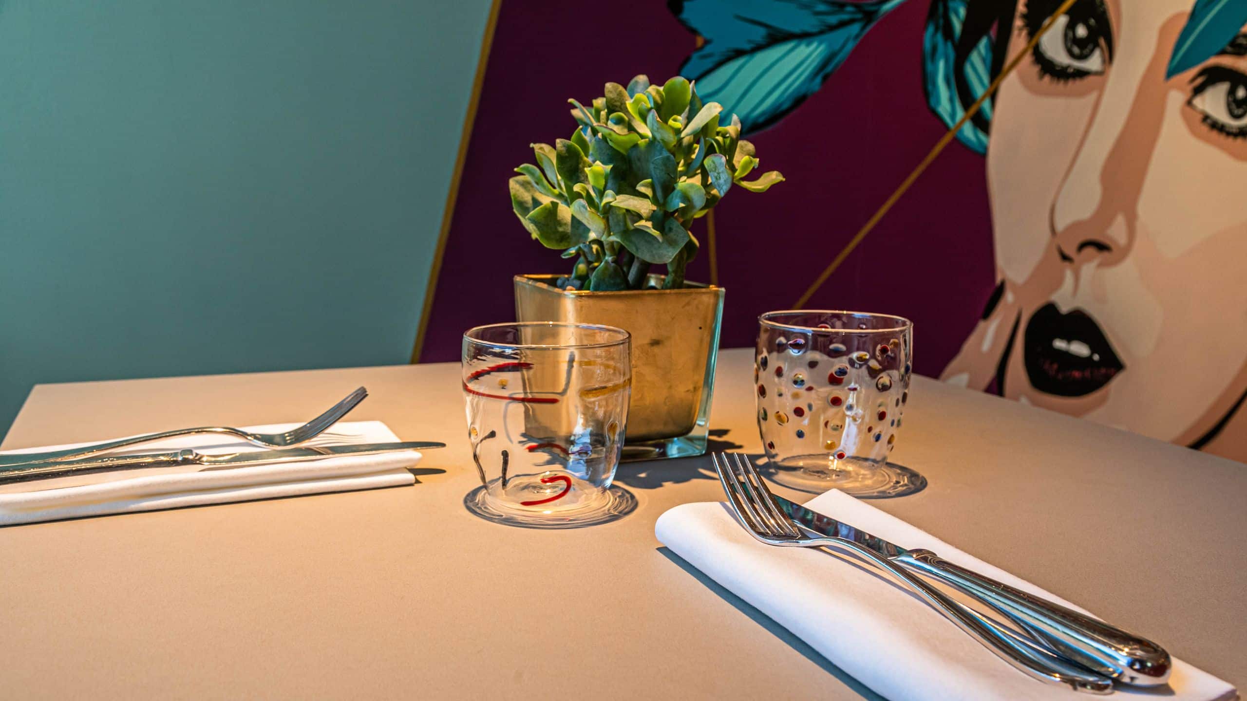 Hyatt Centric Milan Centrale Cumi Restaurant Set Up