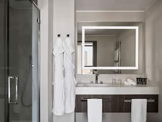 Hyatt Centric Milan Centrale Premium Suite Bathroom