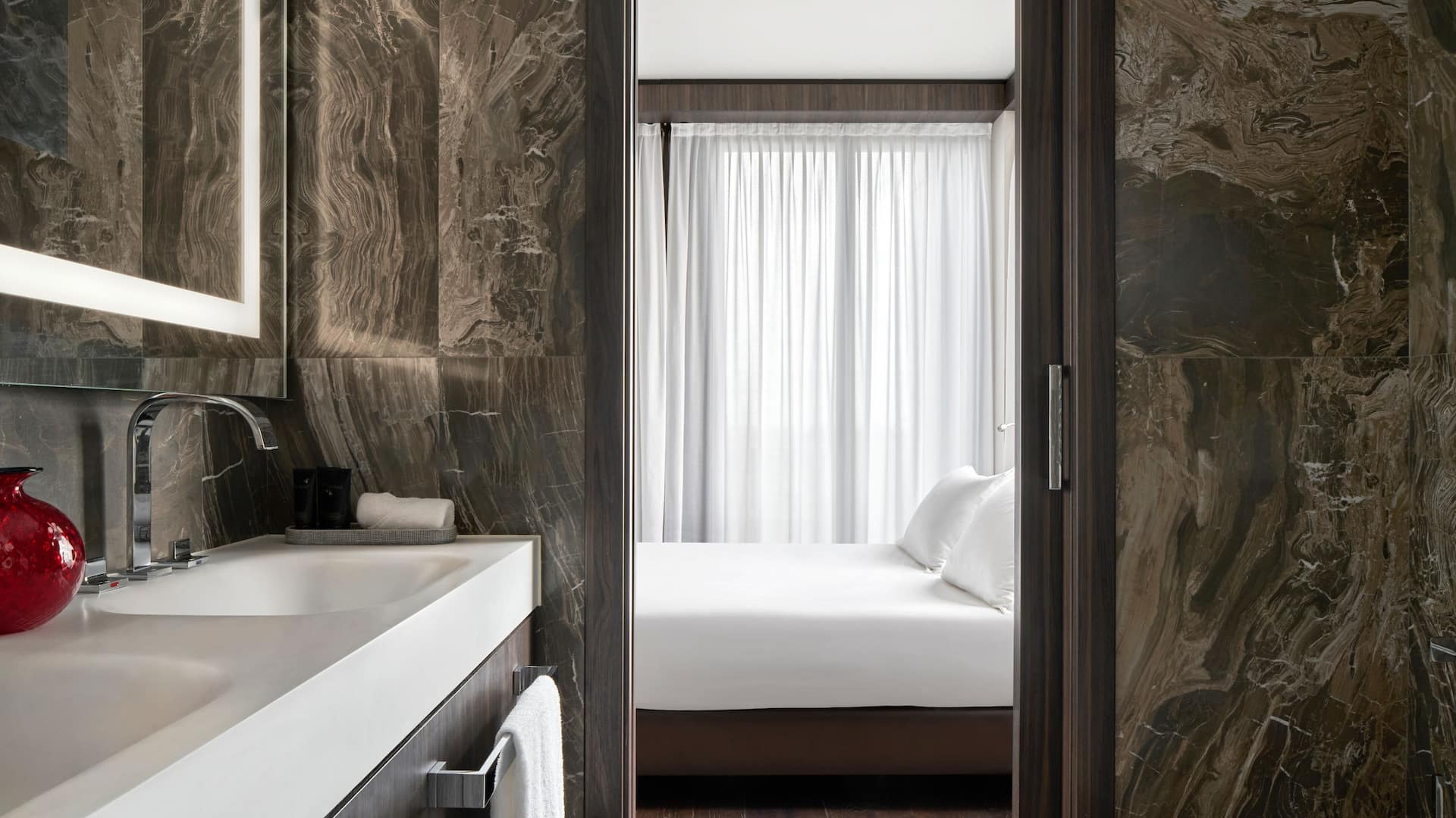 4 of 5 Hyatt Centric Milan Centrale Skyline Suite Bathroom