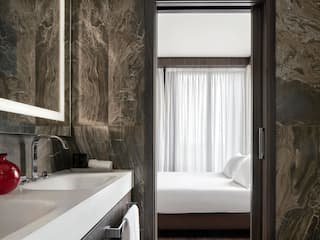 Hyatt Centric Milan Centrale Skyline Suite Bathroom