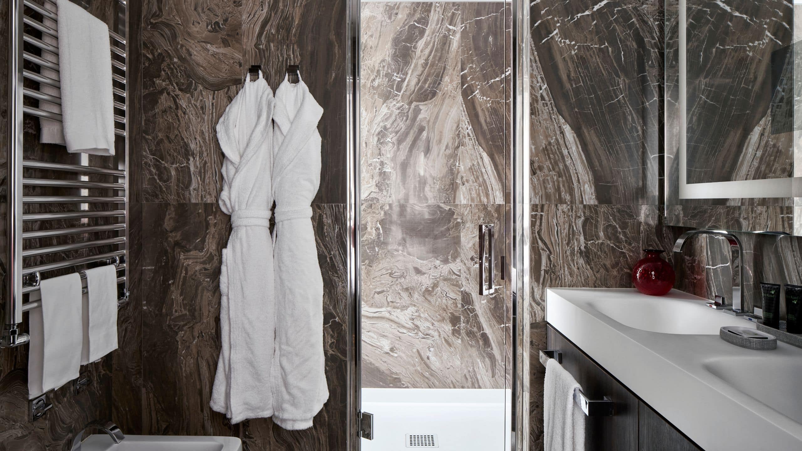 Hyatt Centric Milan Centrale Skyline Suite Bathroom