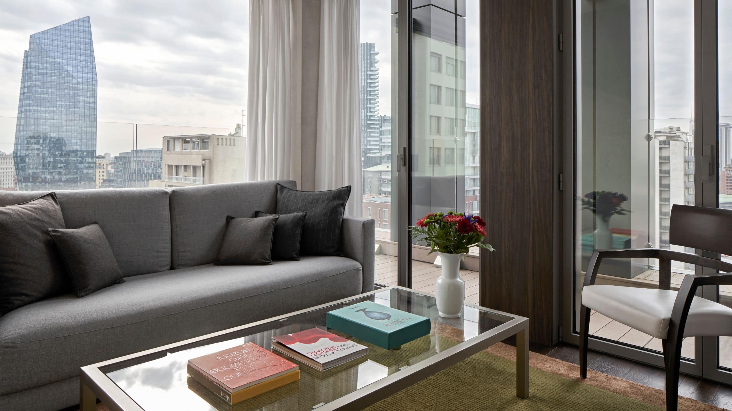 Hyatt Centric Milan Centrale Skyline Suite Living Room
