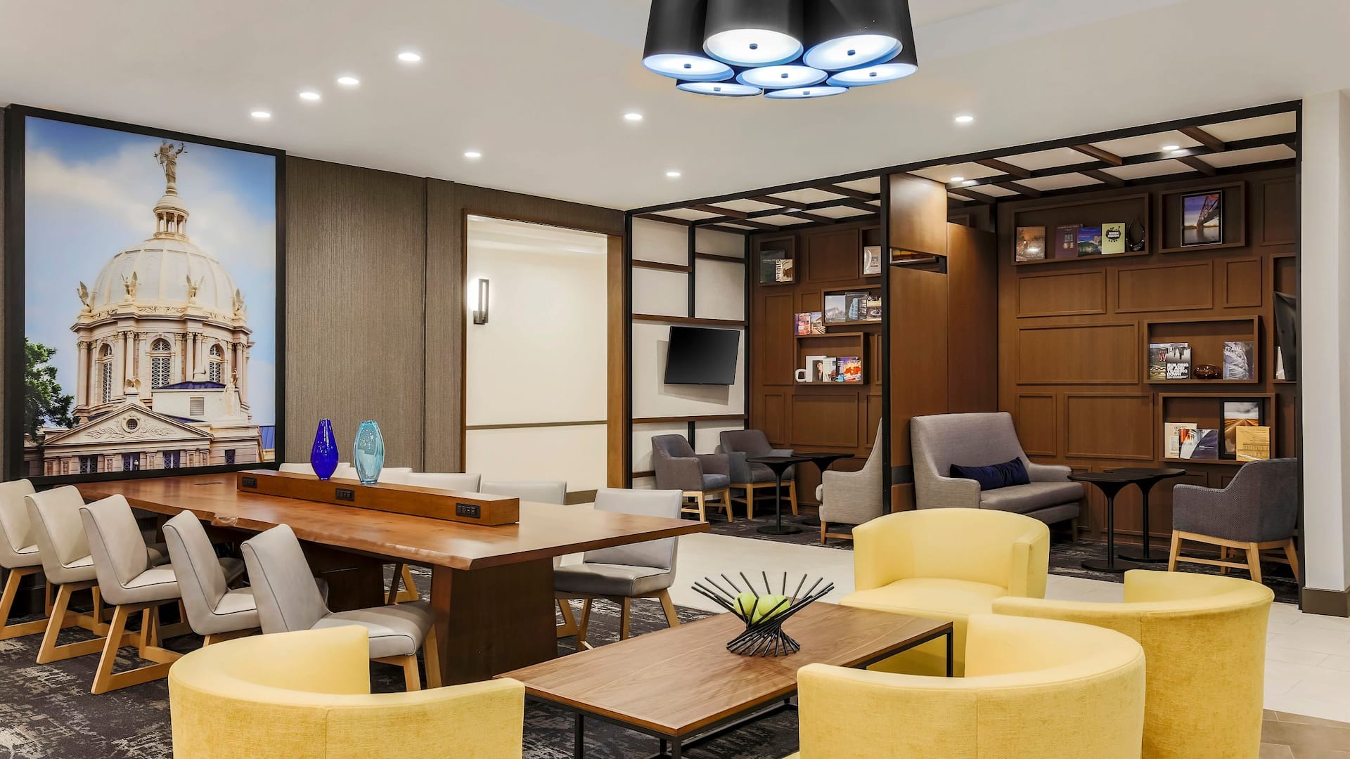 Hyatt Place Waco - South Lobby