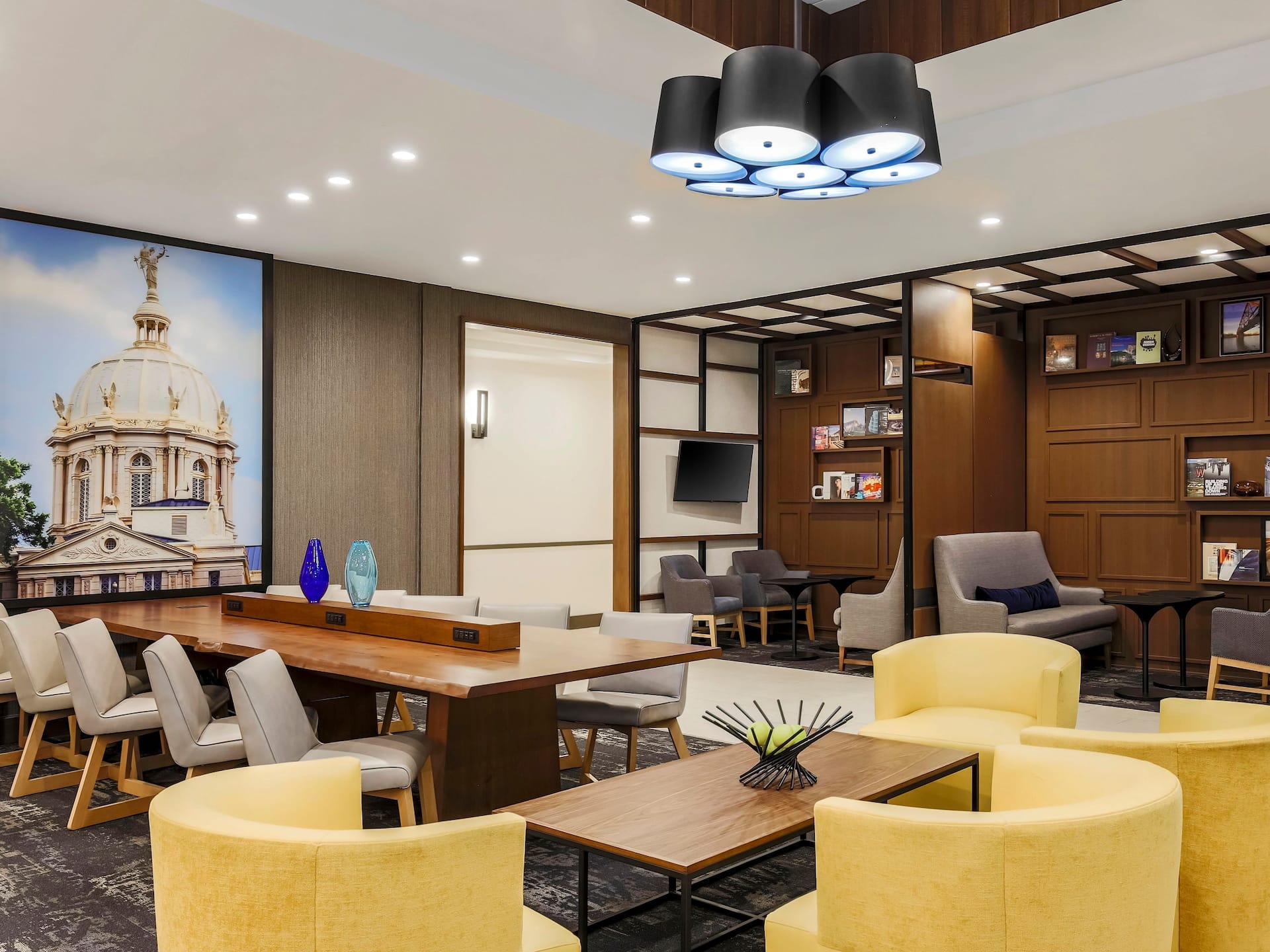 Hyatt Place Waco - South Lobby