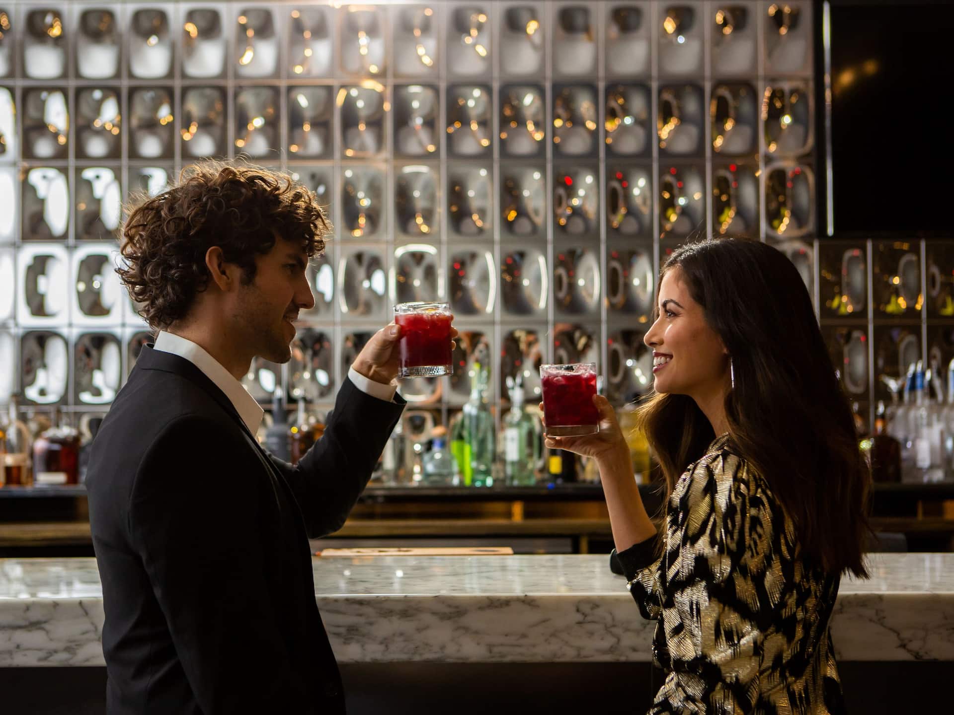 Global HY_P259 Los Angeles Date Night Couple Drinks