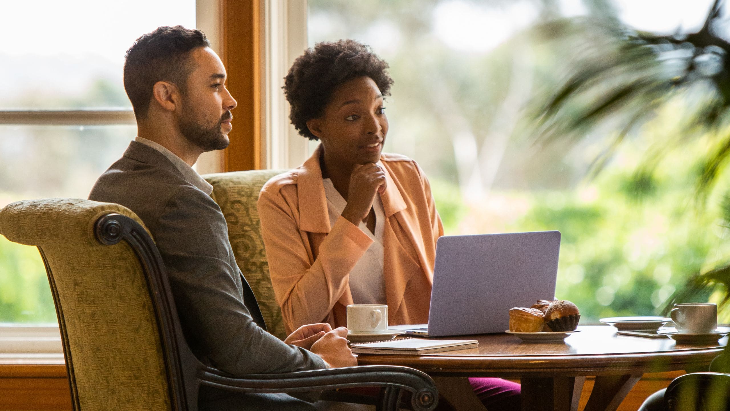 1 of 1 Global HY_P266 Business Traveler Colleagues