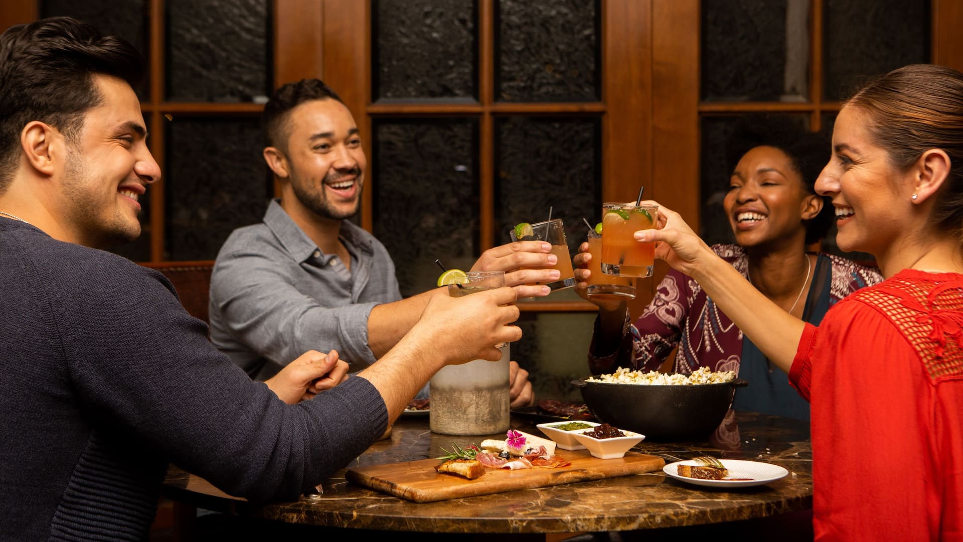 1 of 1 Global HY_P271 Business Travelers Drinks