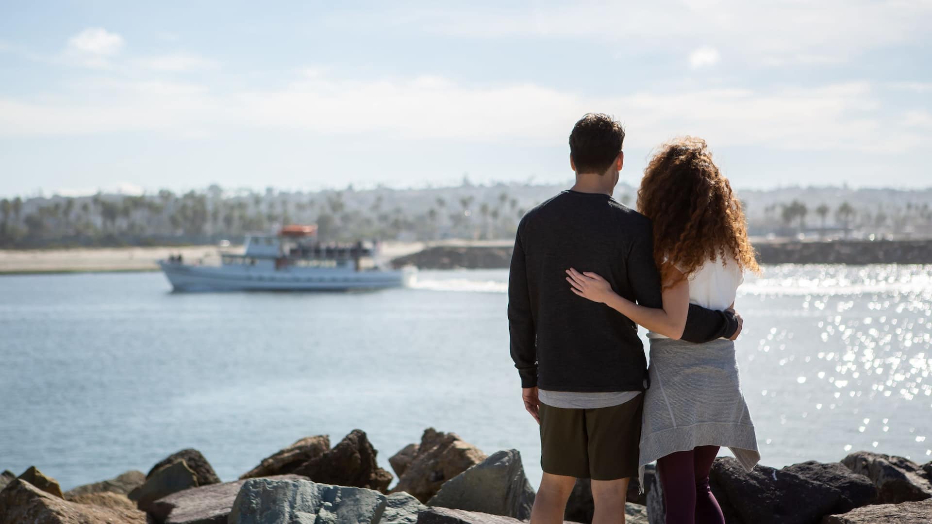 Global HY_P273 San Diego Beach Couple
