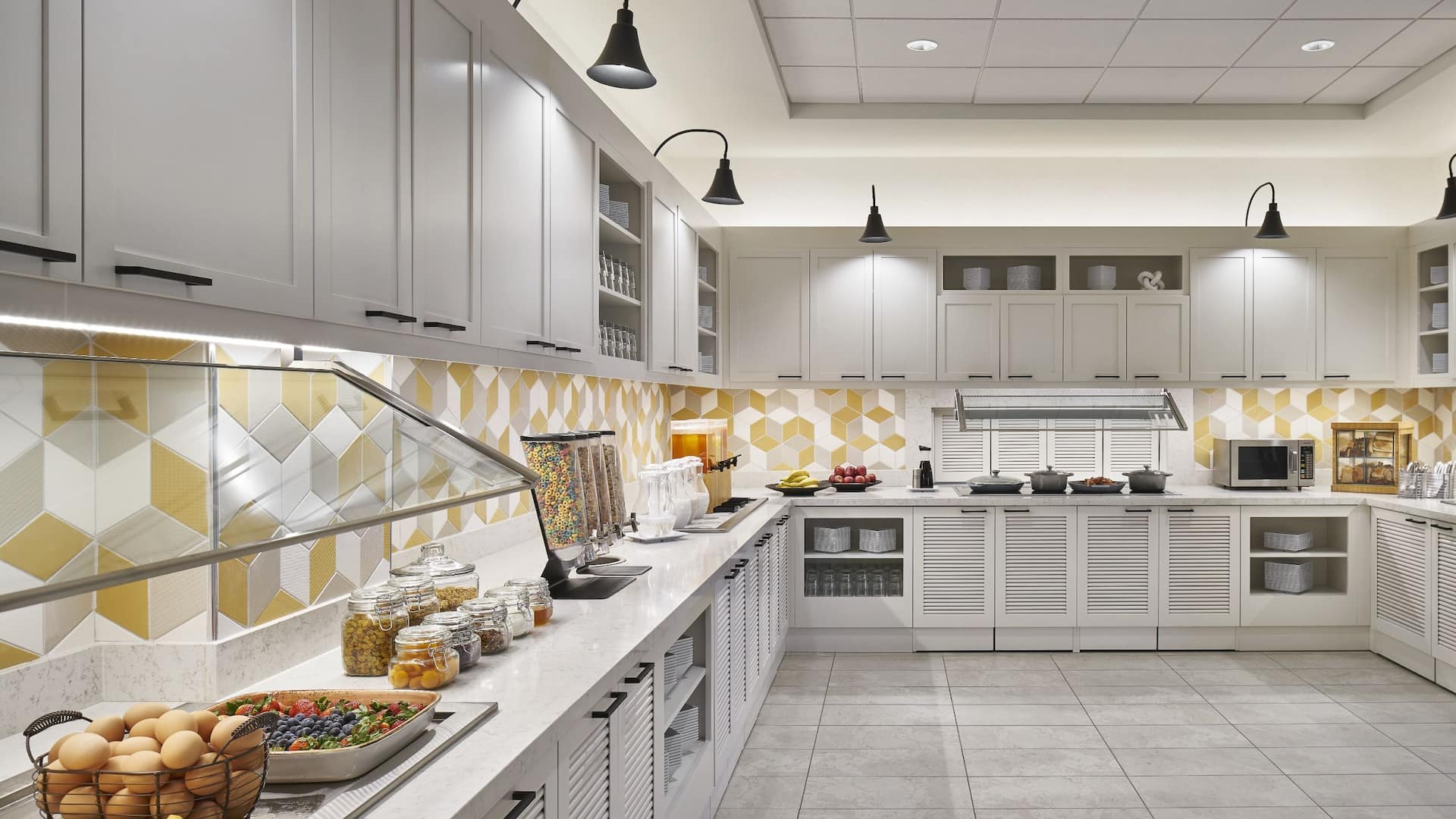 Hyatt Place Wilmington Riverfront Breakfast Bar