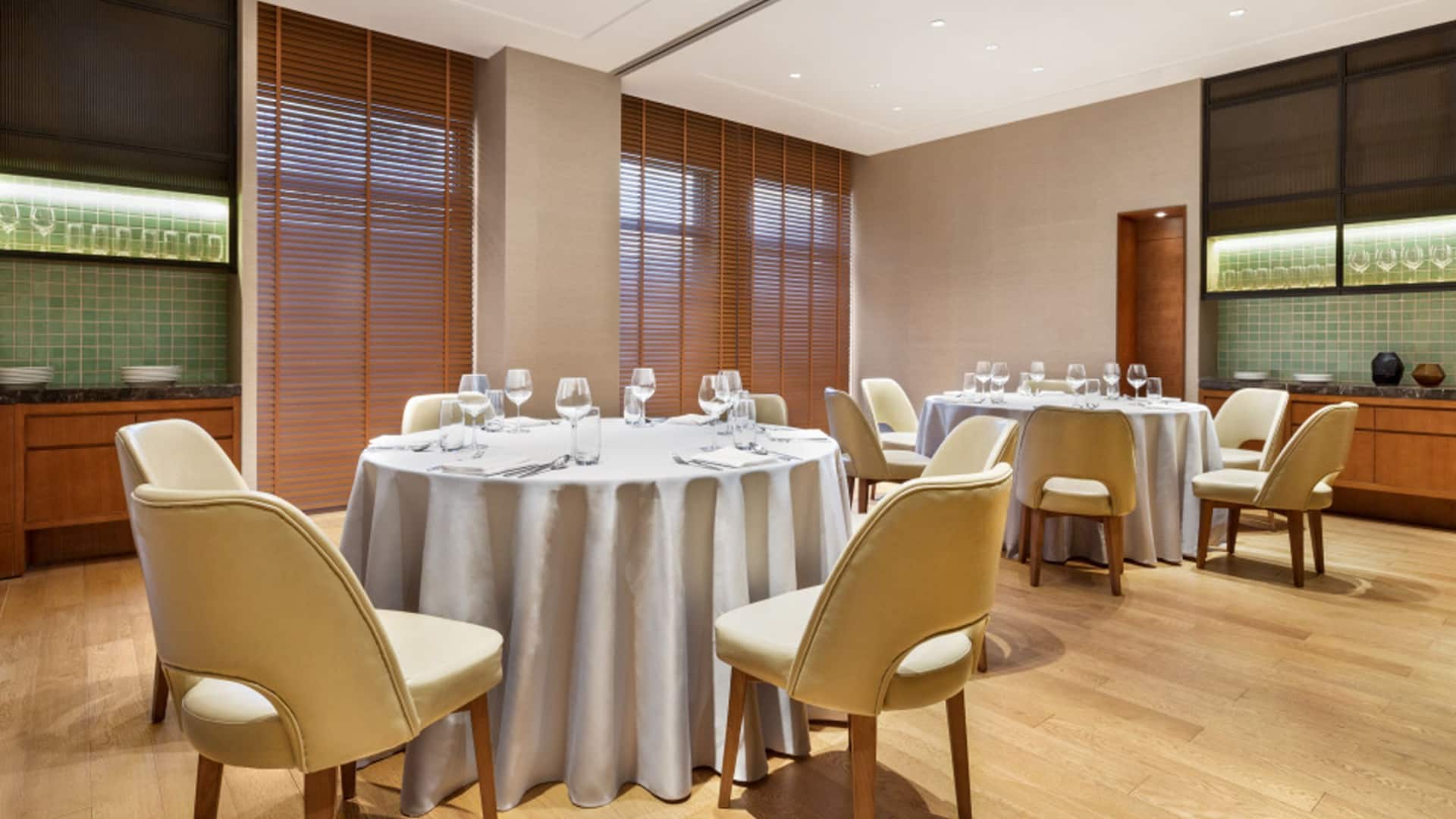 Hyatt Place Chongli Private Dining Area Rounds