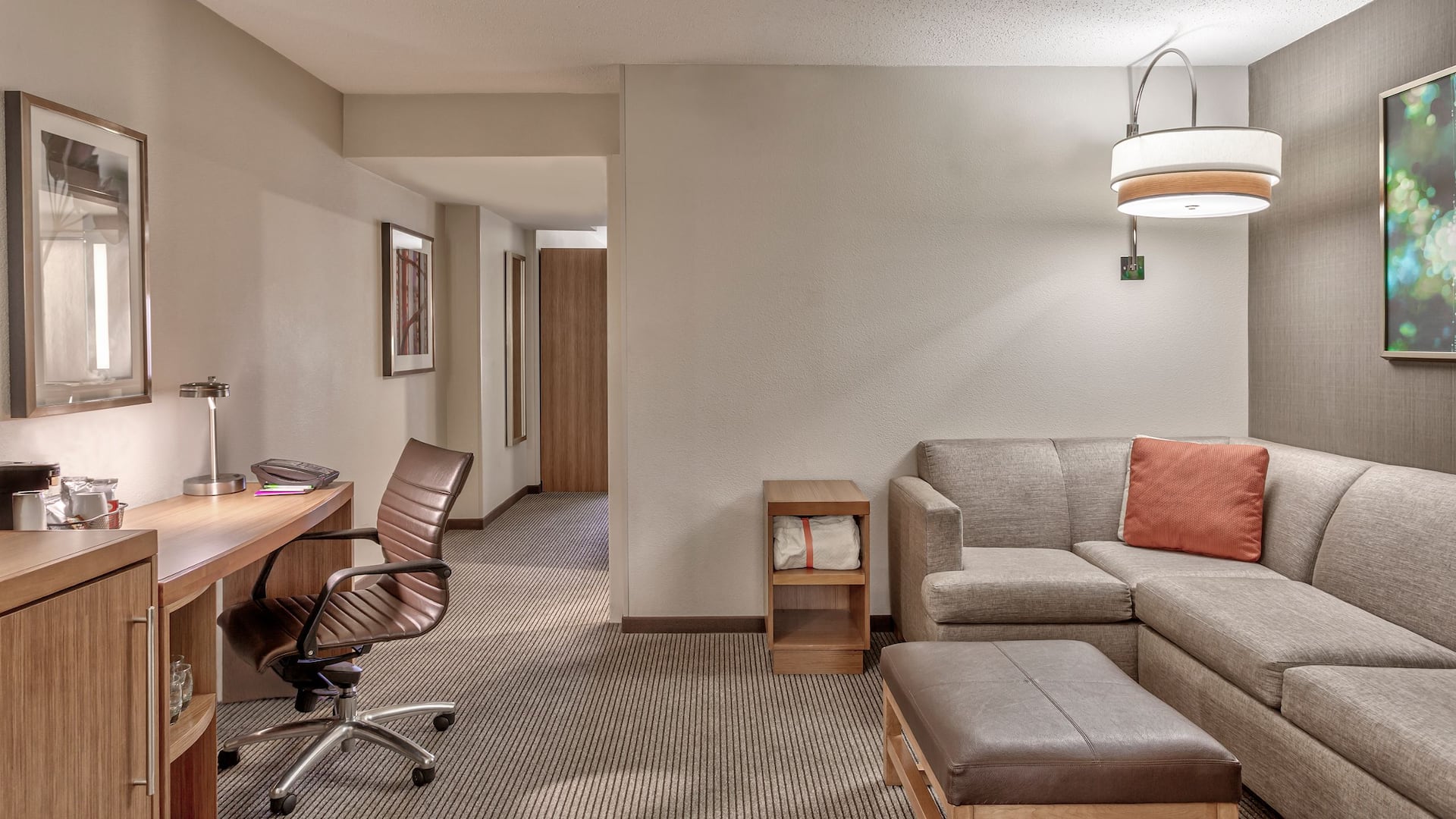 Hyatt Place Minneapolis/Downtown Queen Den Sofa