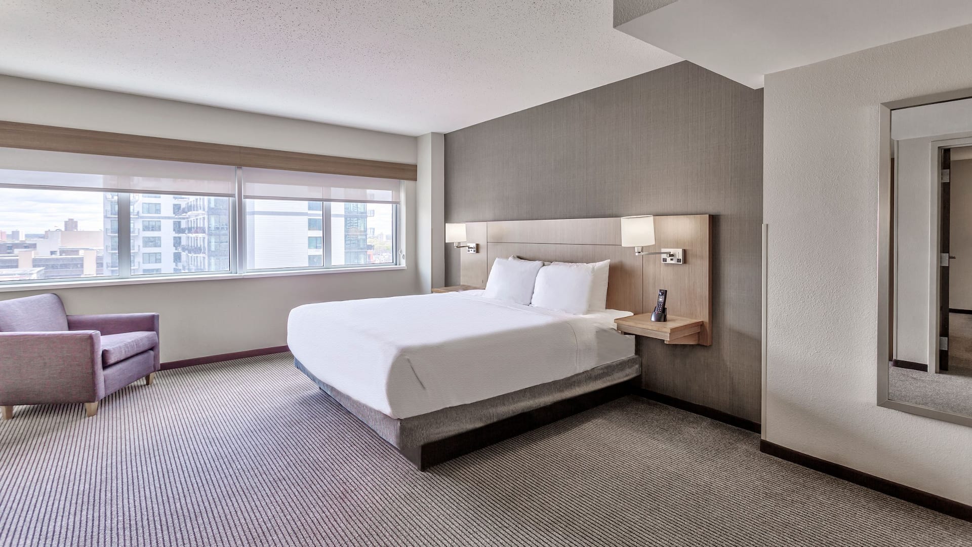 Hyatt Place Minneapolis/Downtown KNGM Bed