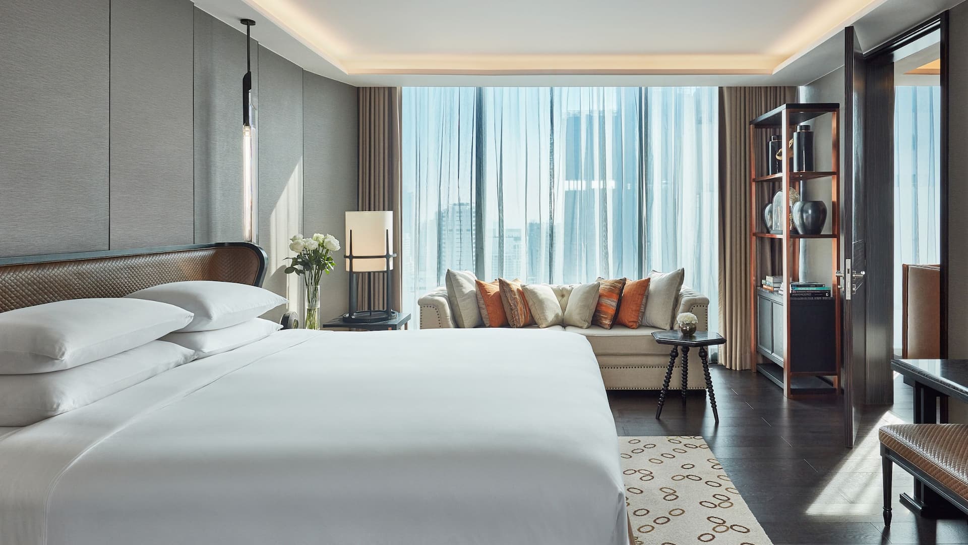 Hyatt Regency Bangkok Sukhumvit Presidential Suite Bedroom