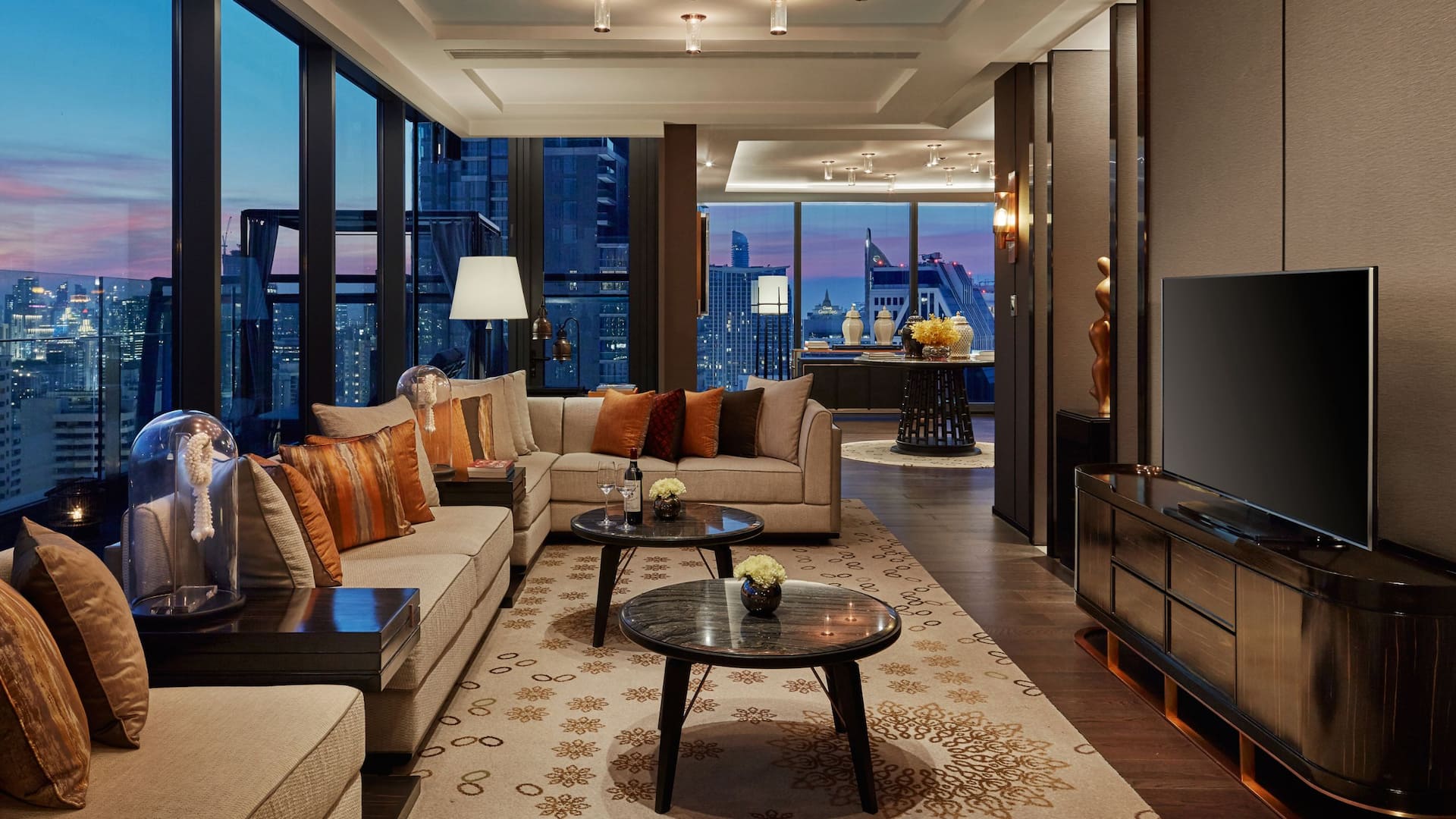 5/7 Hyatt Regency Bangkok Sukhumvit Presidential Suite Living Room