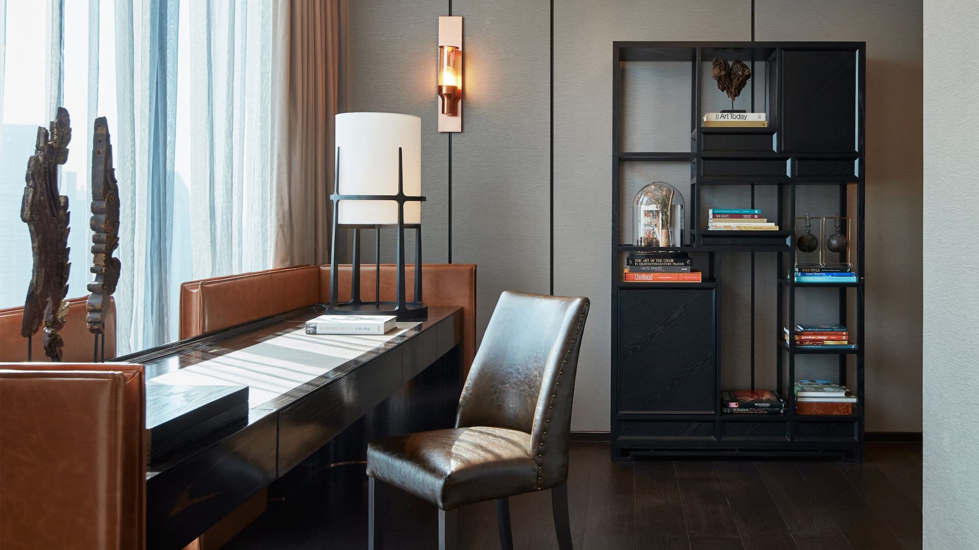 6/7 Hyatt Regency Bangkok Sukhumvit Presidential Suite Study Room