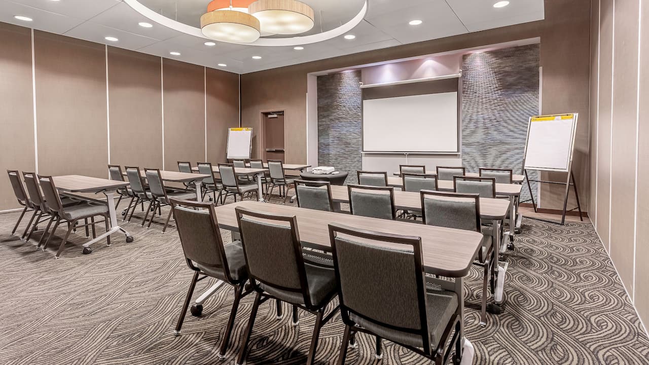 Event space in Richmond set up in classroom shape at Hyatt House Richmond / Short Pump