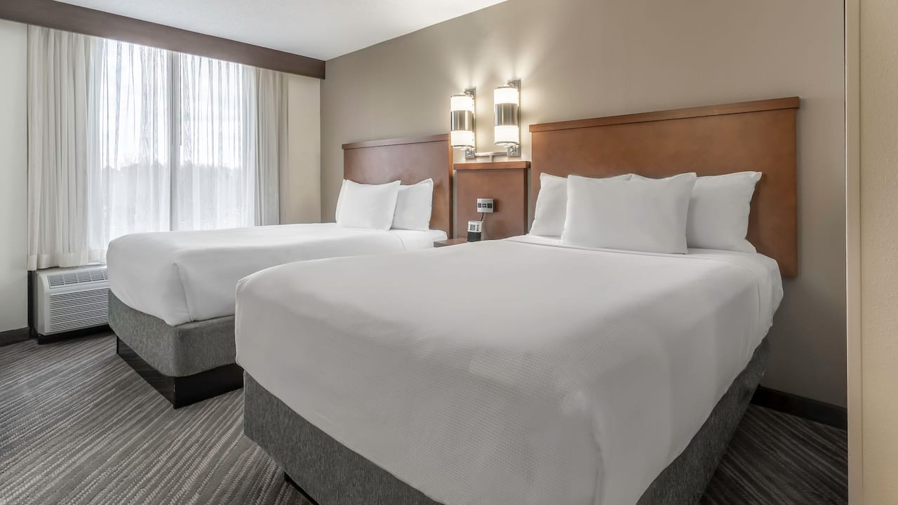 Richmond hotel double queen-size bedroom at Hyatt Place Richmond / Arboretum