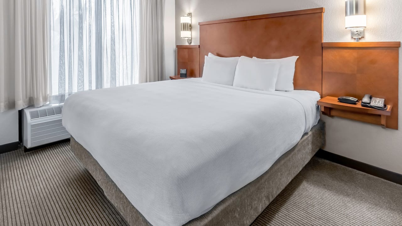 Charlotte North Carolina Kind Bed Room at Hyatt Place Charlotte Airport / Tyvola