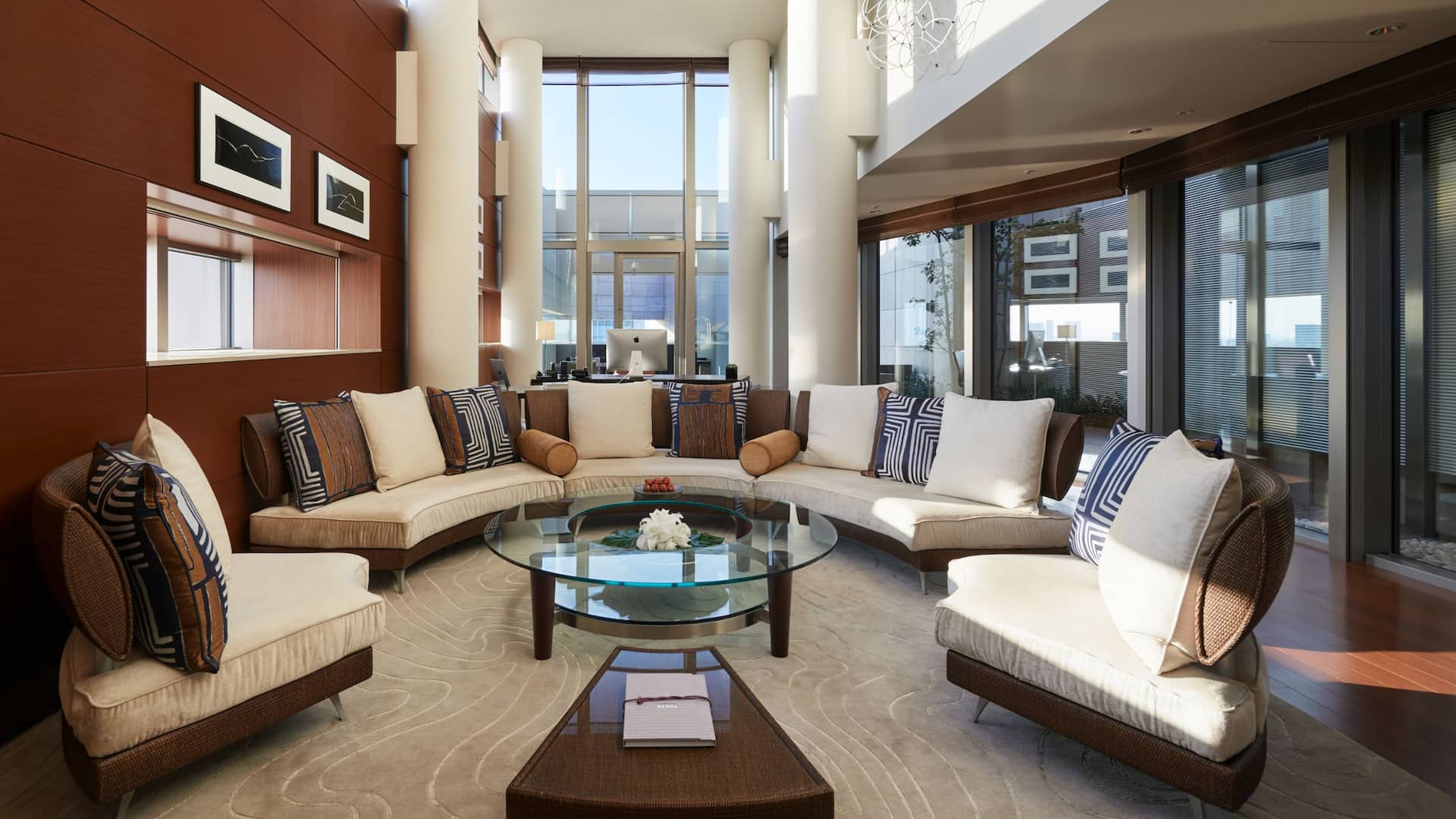 Grand Hyatt Tokyo Presidential Suite Livingroom