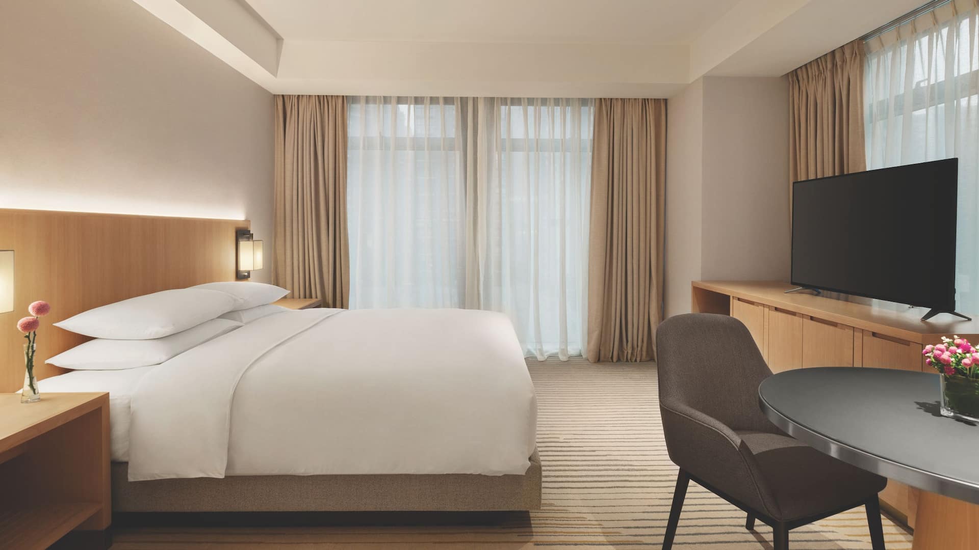 Hyatt Place Chengdu Pebble Walk Suite King Bed w Sofa Bed