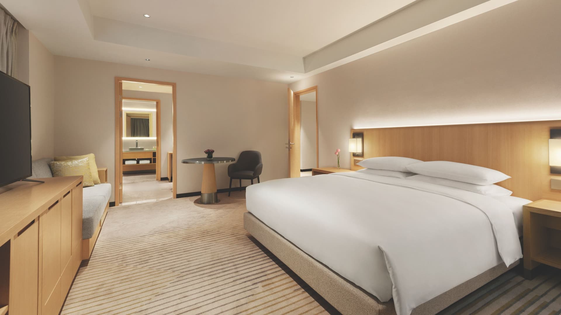 Hyatt Place Chengdu Pebble Walk Suite King Bed w Sofa Bed