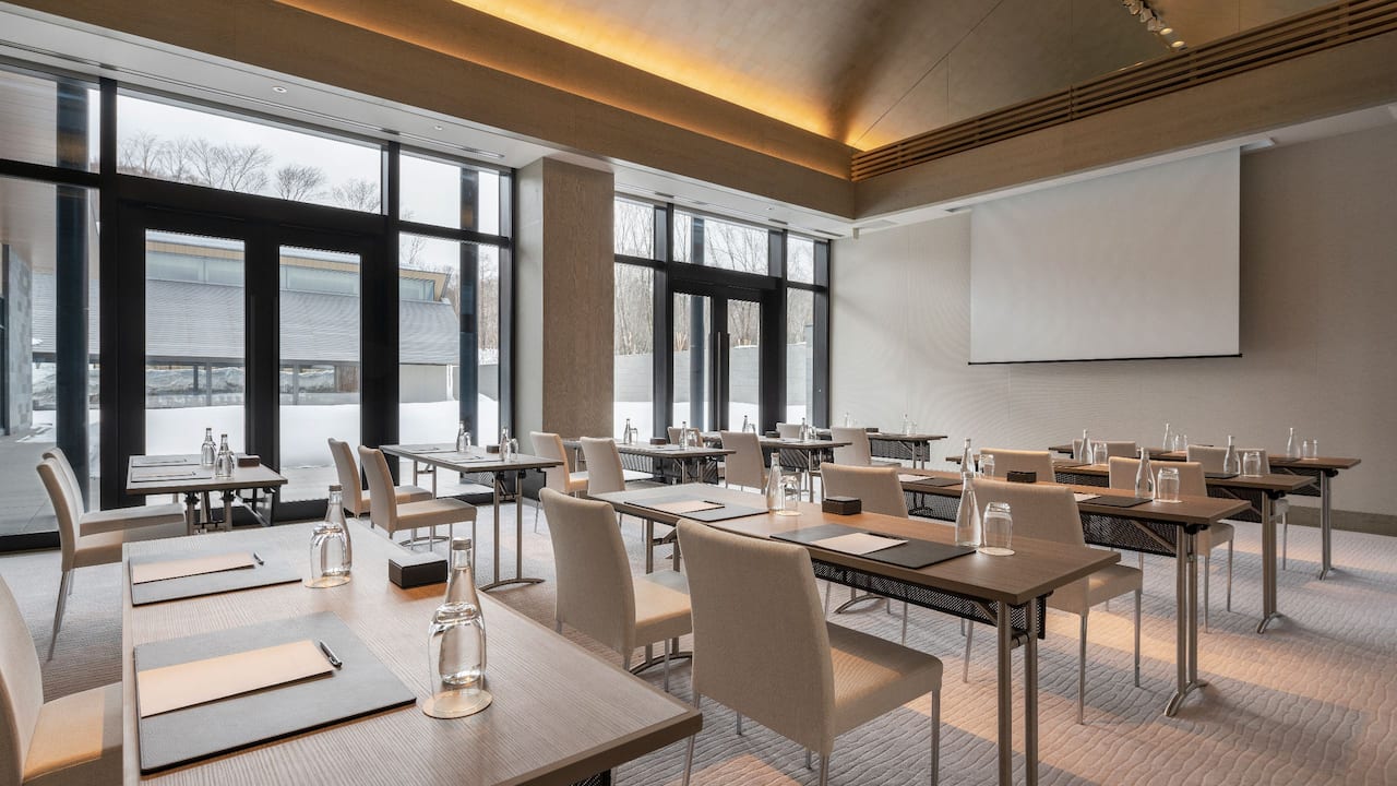 Hanazono meeting room