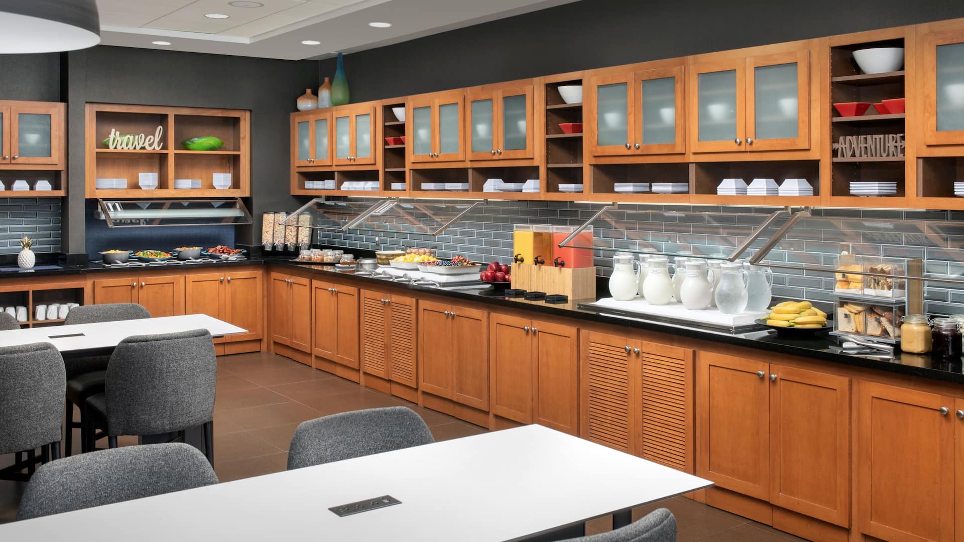 Hyatt Place Houston/Sugar Land Breakfast Bar